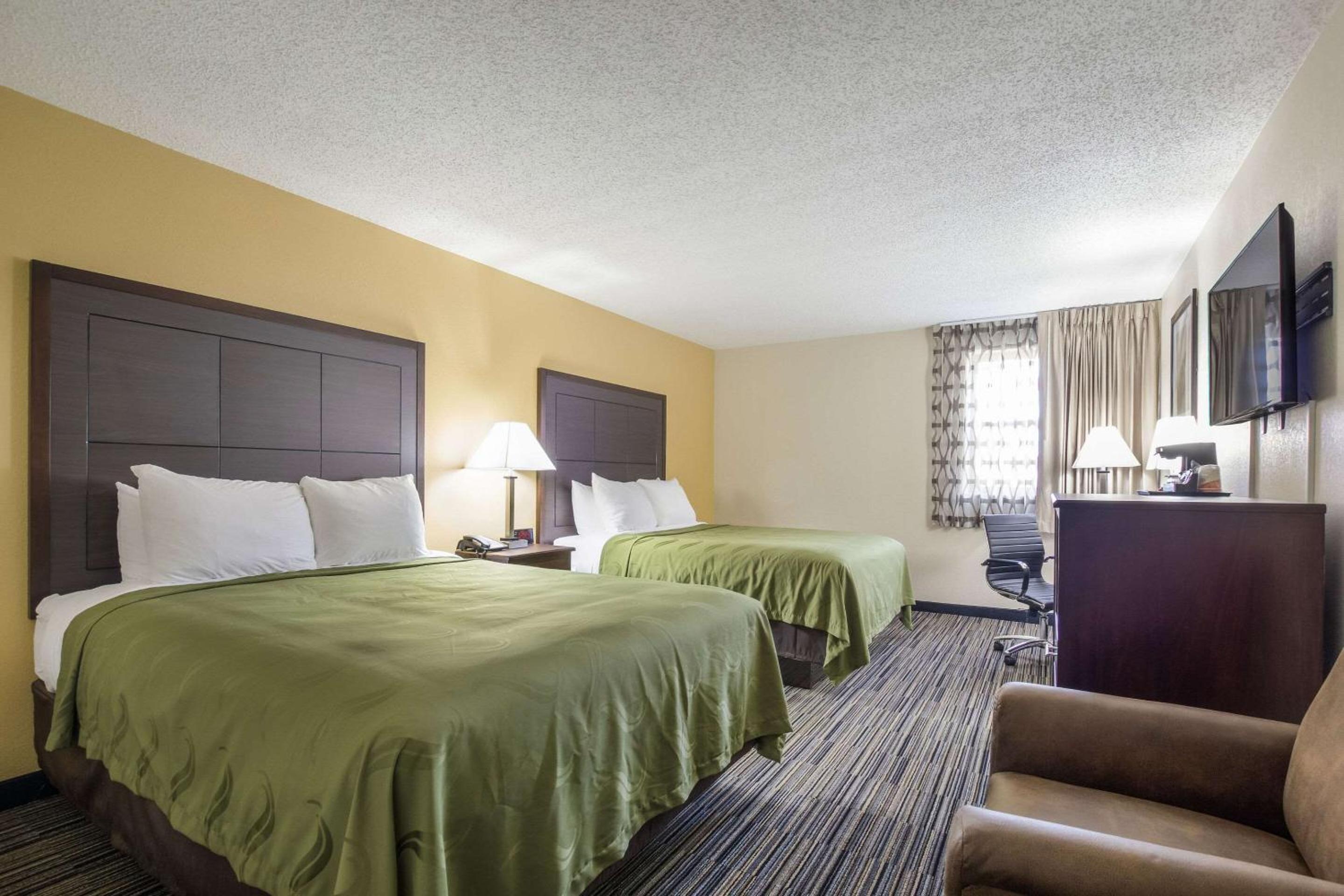 Standard Queen Room with Two Queen Beds - Non-Smoking - Photo 1