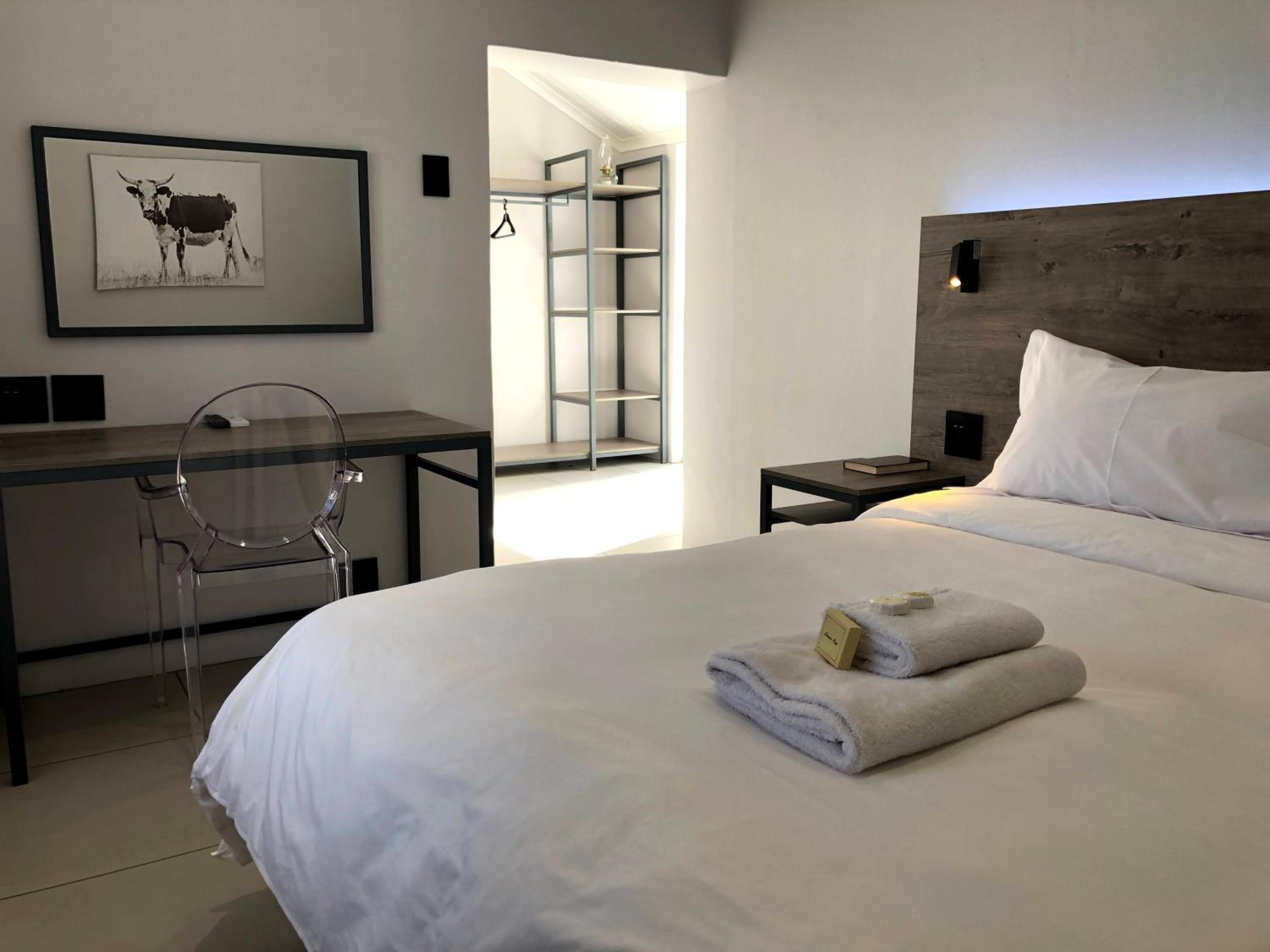 Superior Deluxe Double or Twin Room  - Photo 3