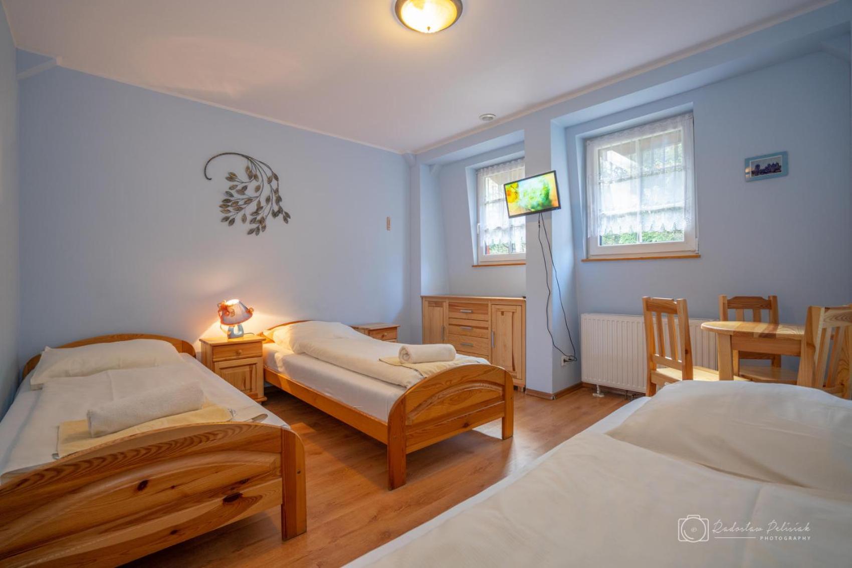 Triple Room with Bathroom - Photo 1