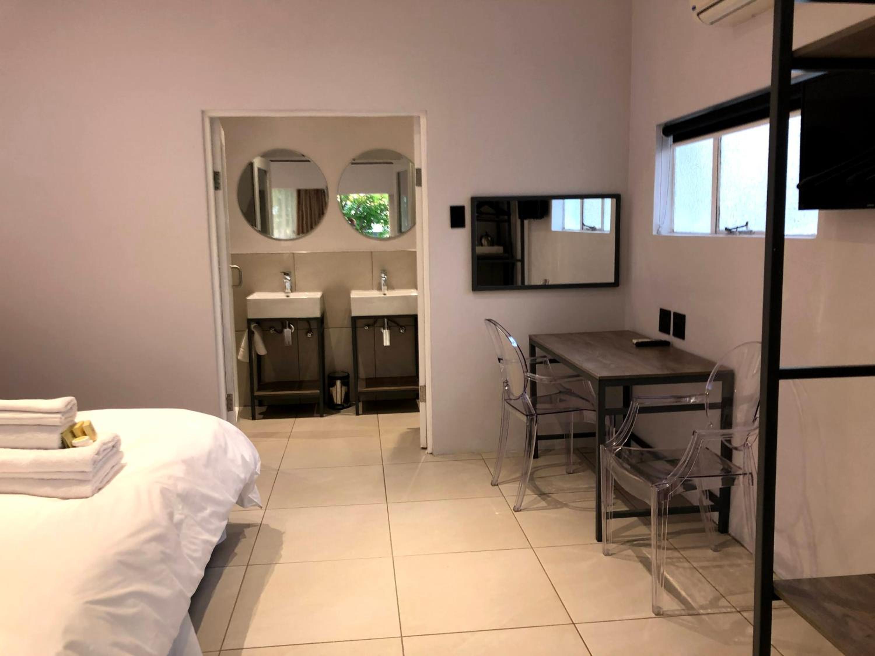 Superior Double or Twin Room - Photo 7