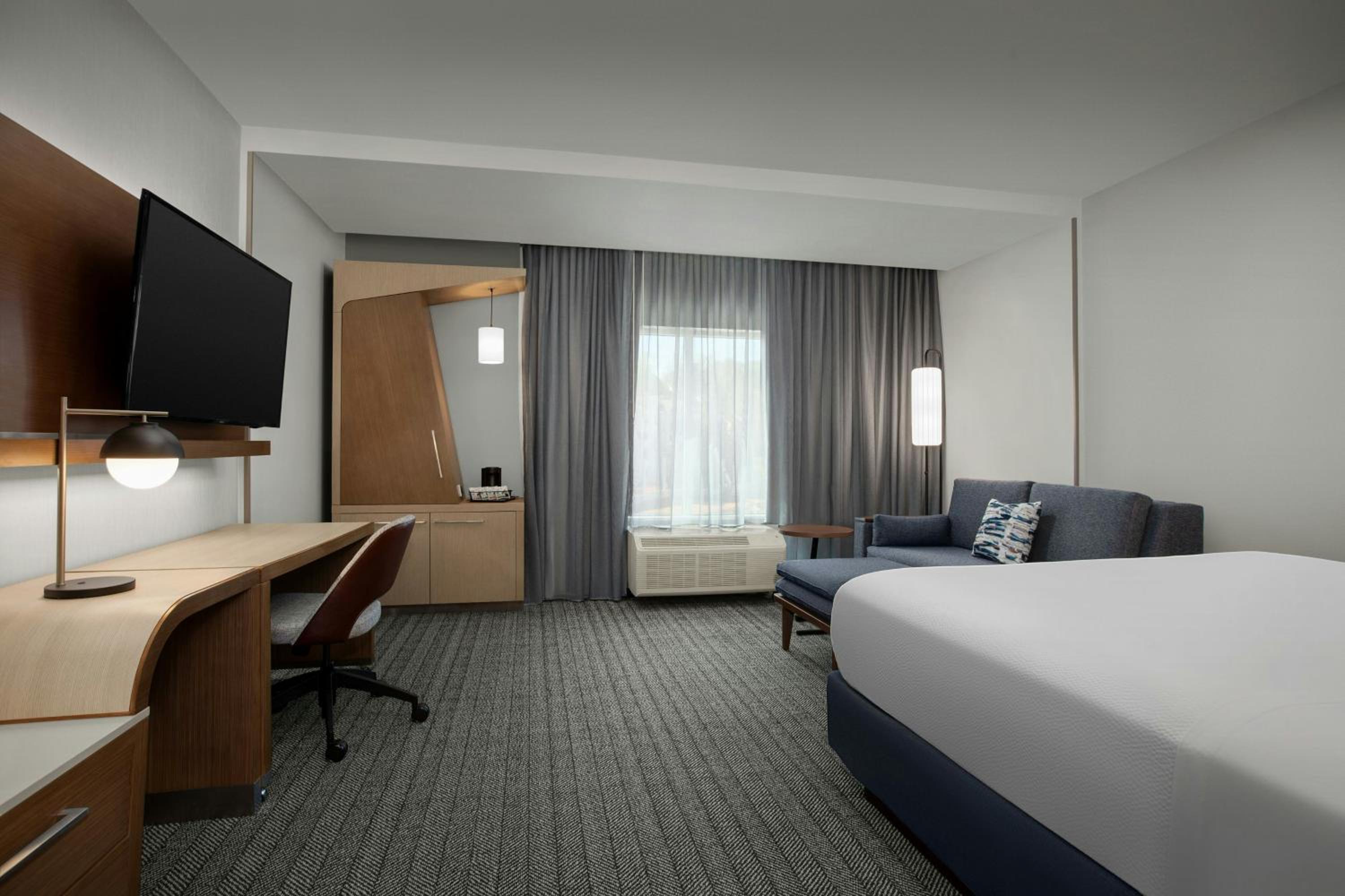 Courtyard by Marriott Atlanta Kennesaw