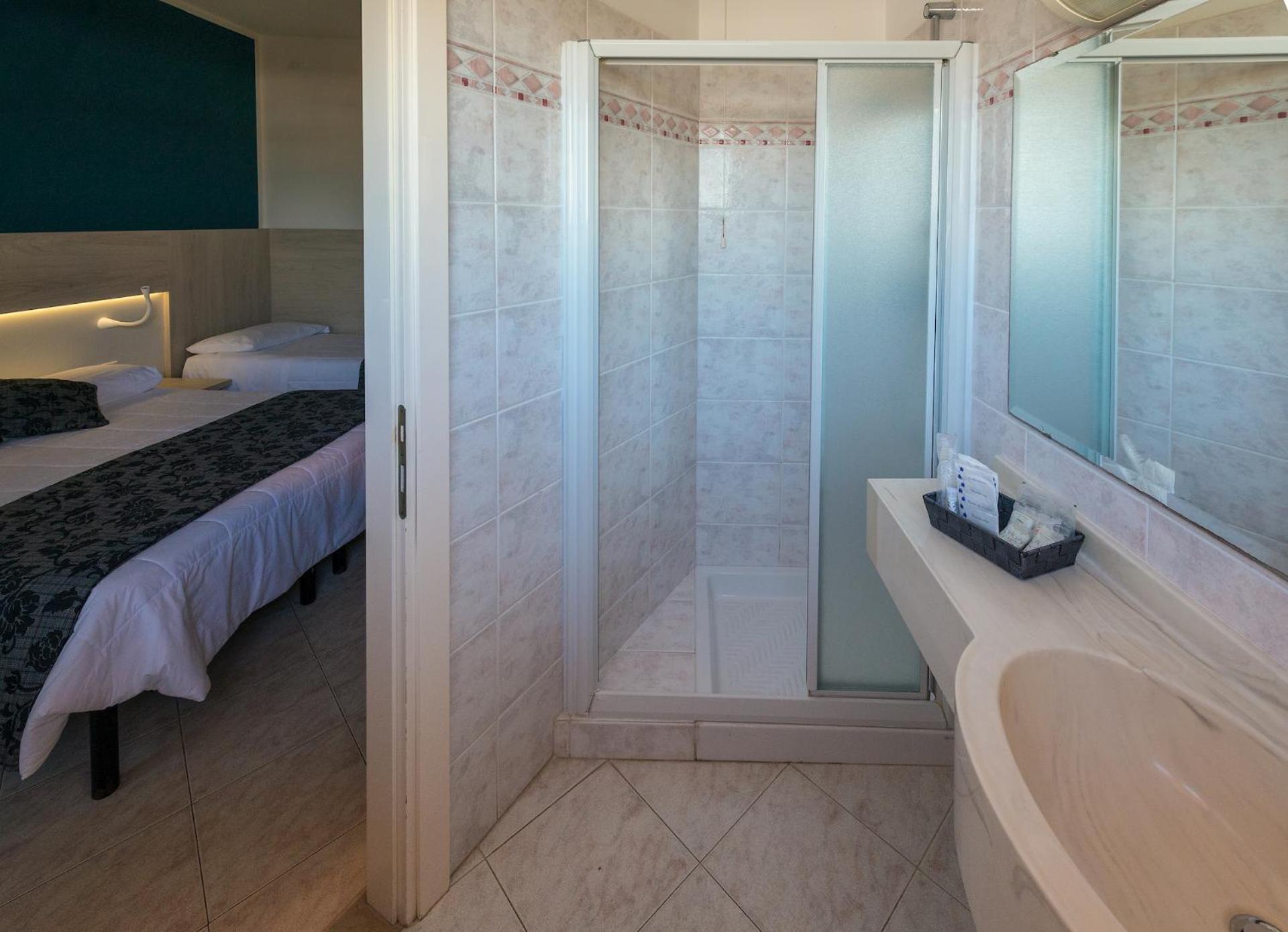 Superior Triple Room - Photo 2
