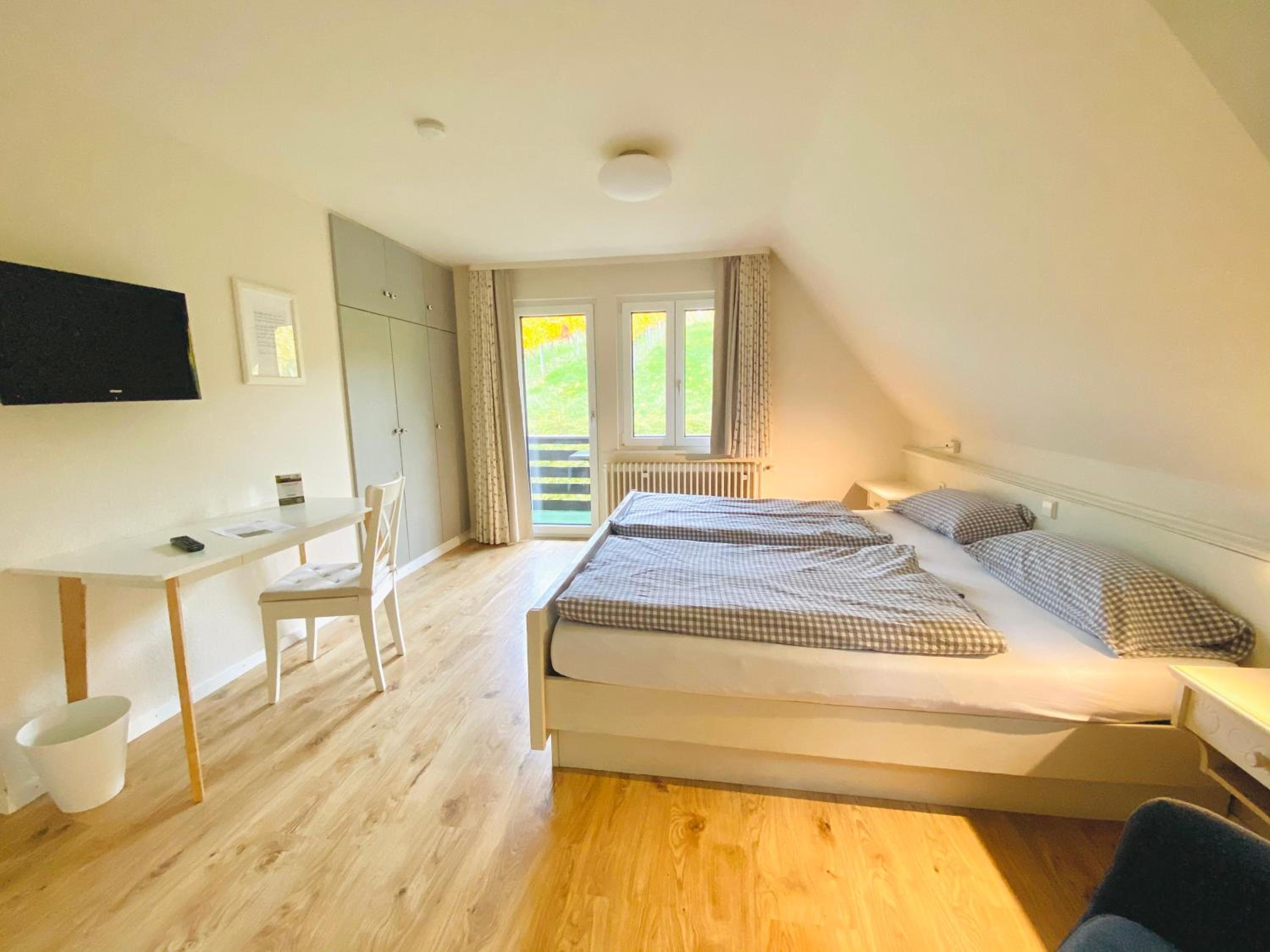 Double Room - Photo 8