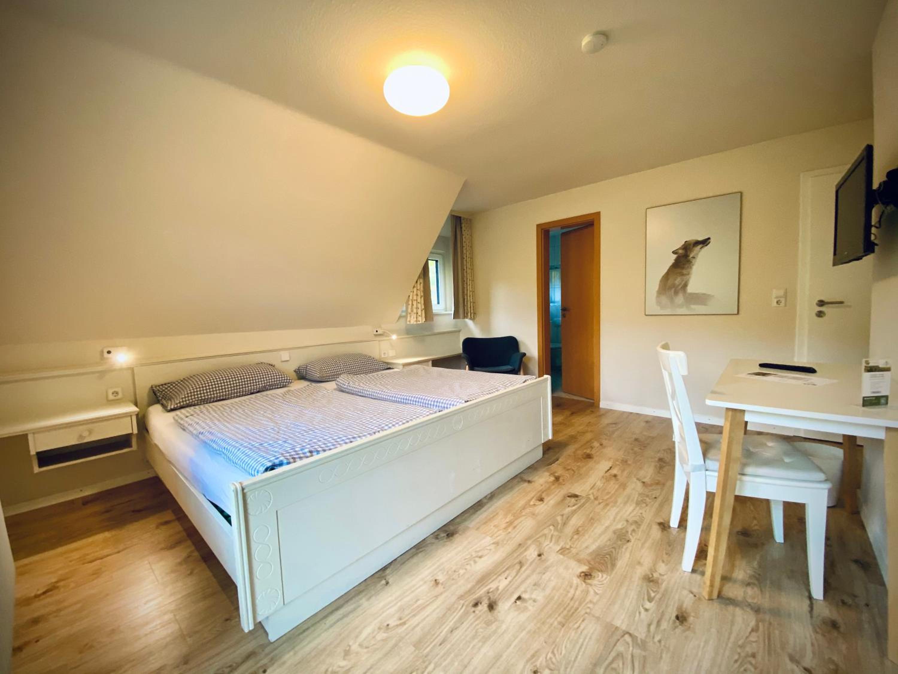 Double Room - Photo 7