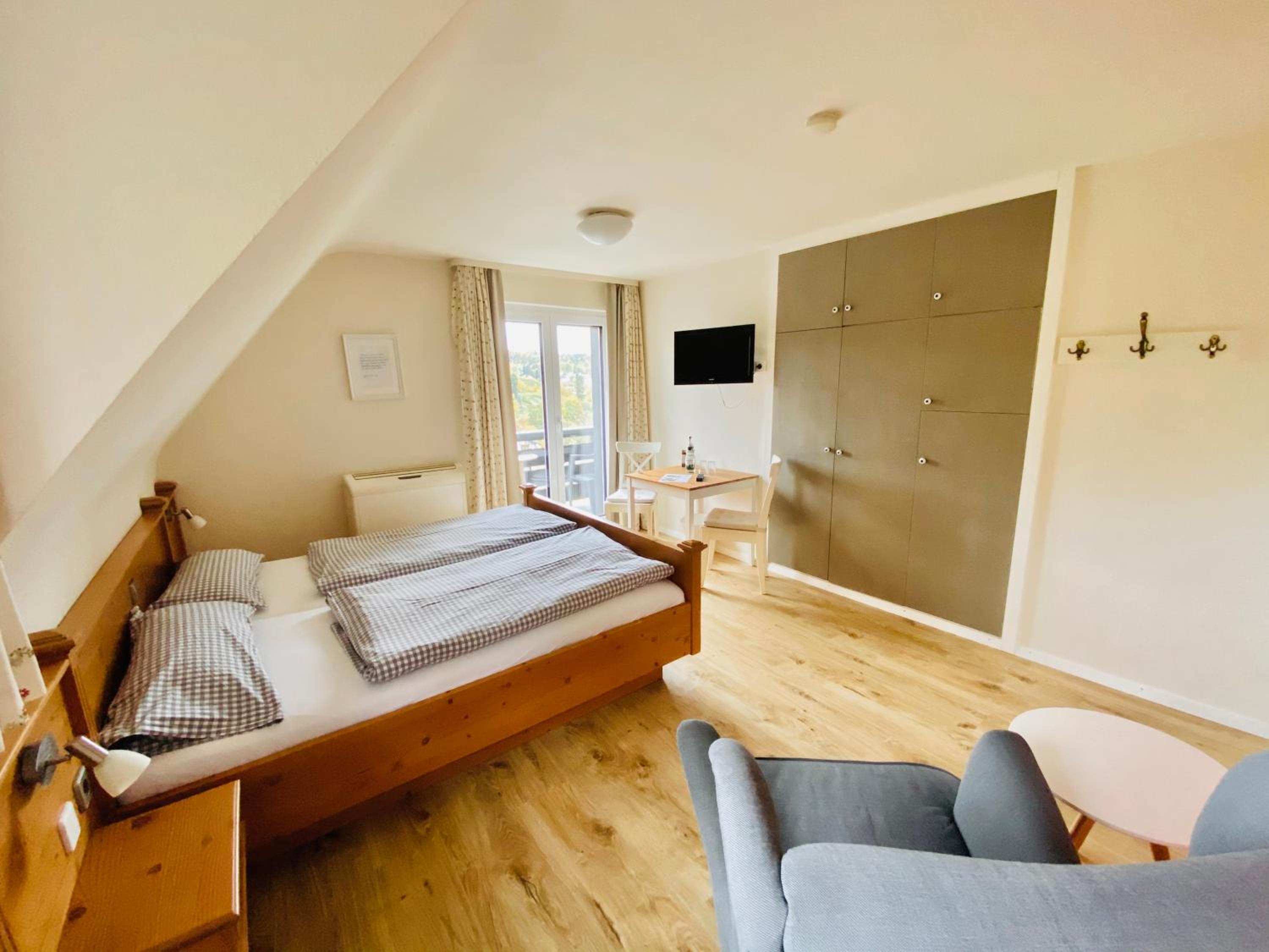 Double Room - Photo 6
