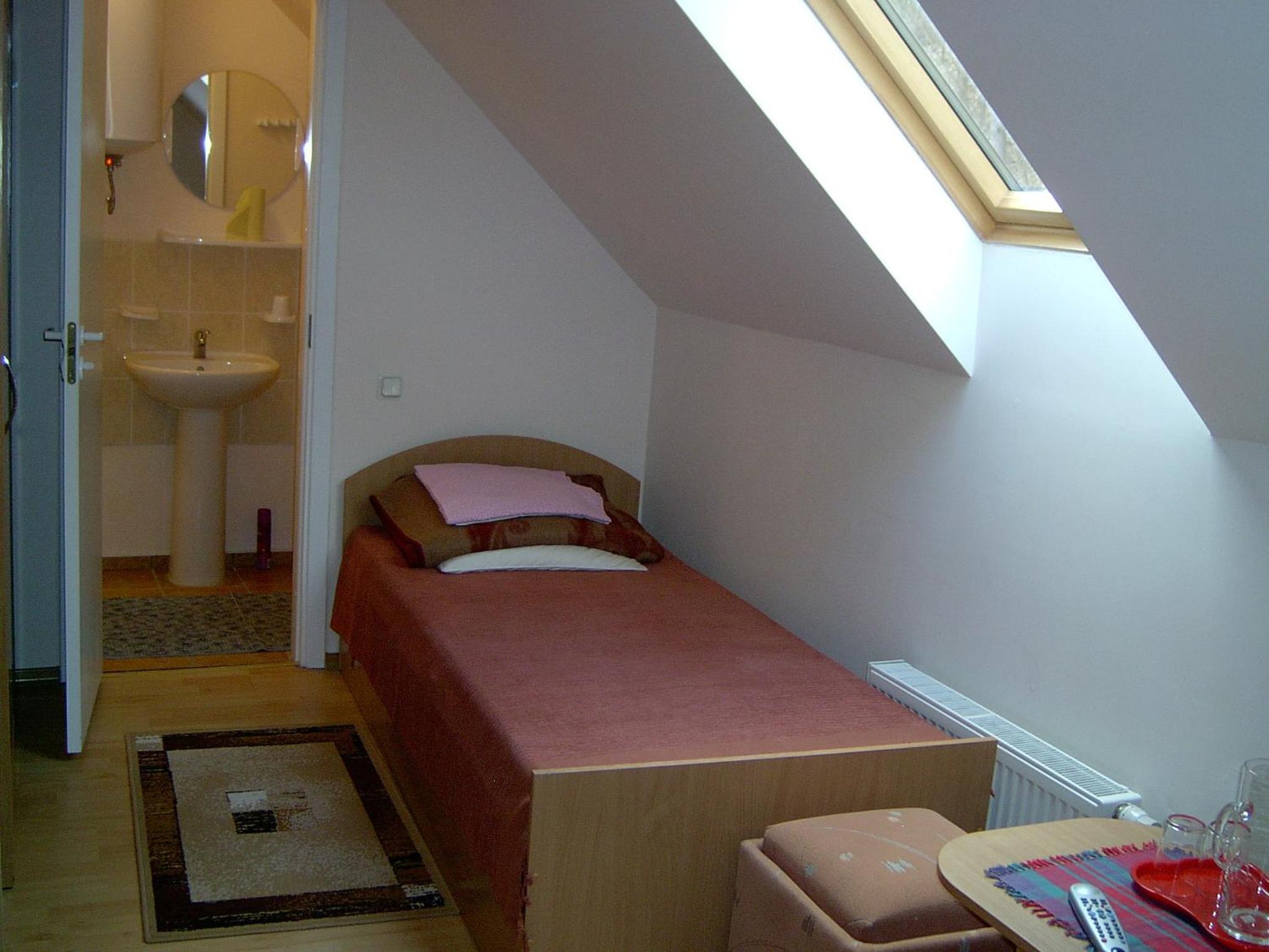 Twin Room with Shower photo 3