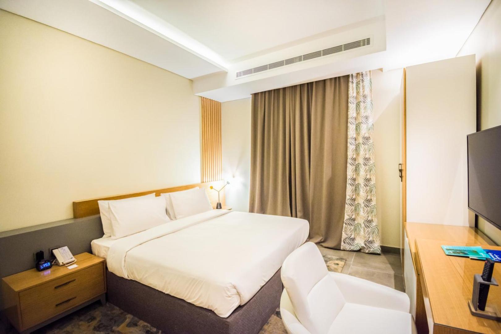 Standard King Room - Photo 3