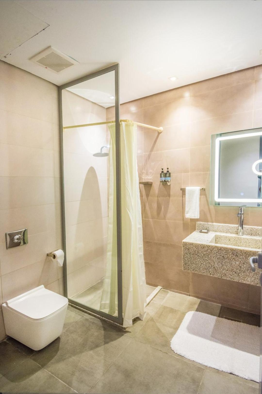 Standard King Room - Photo 2