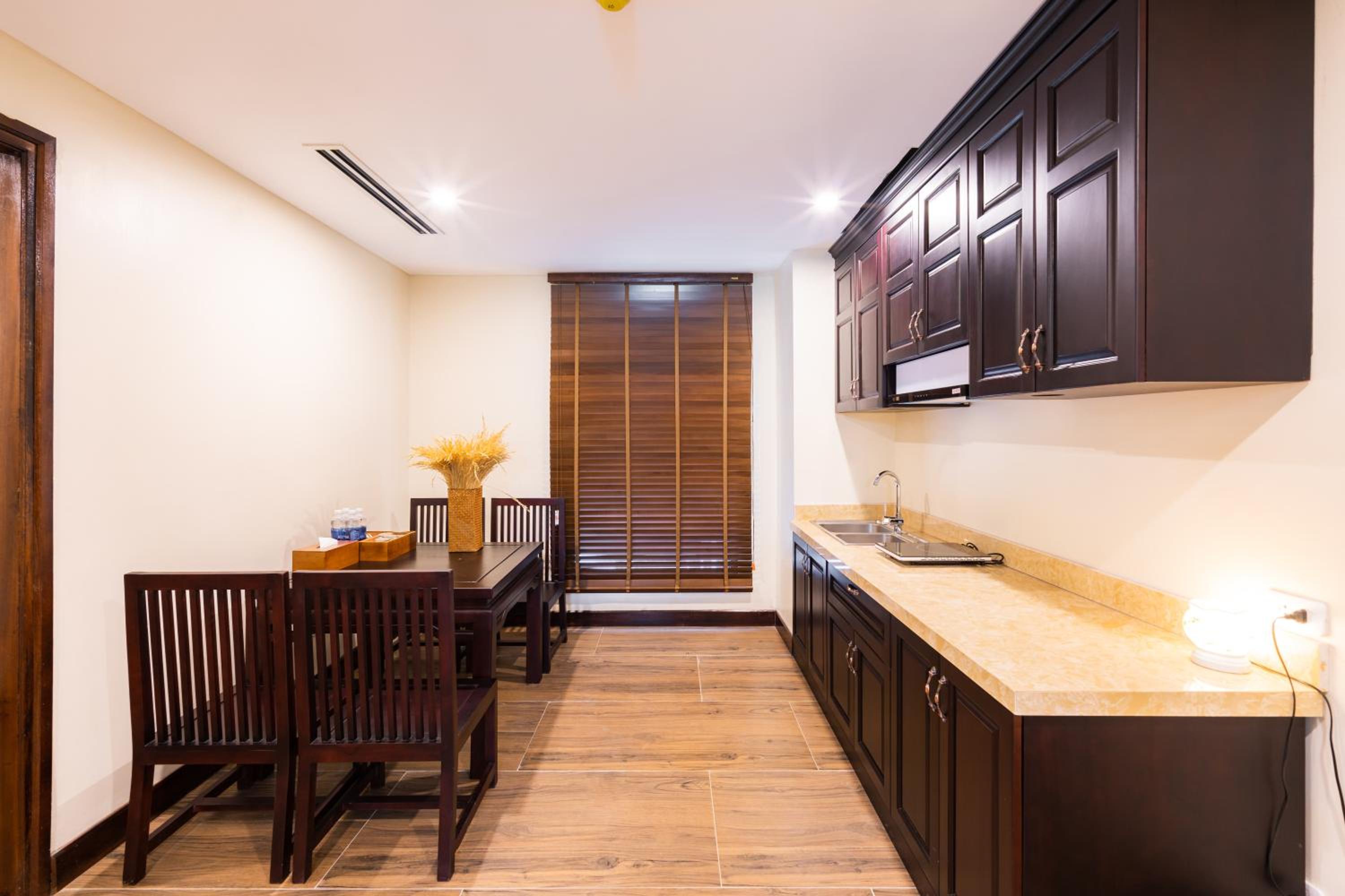 Deluxe Family Room - Photo 2