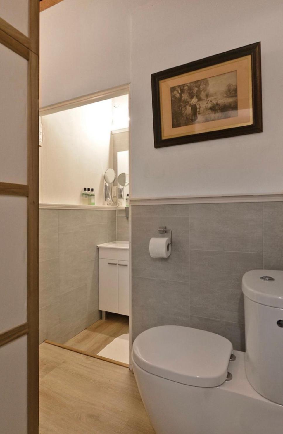 Twin Room - Photo 19