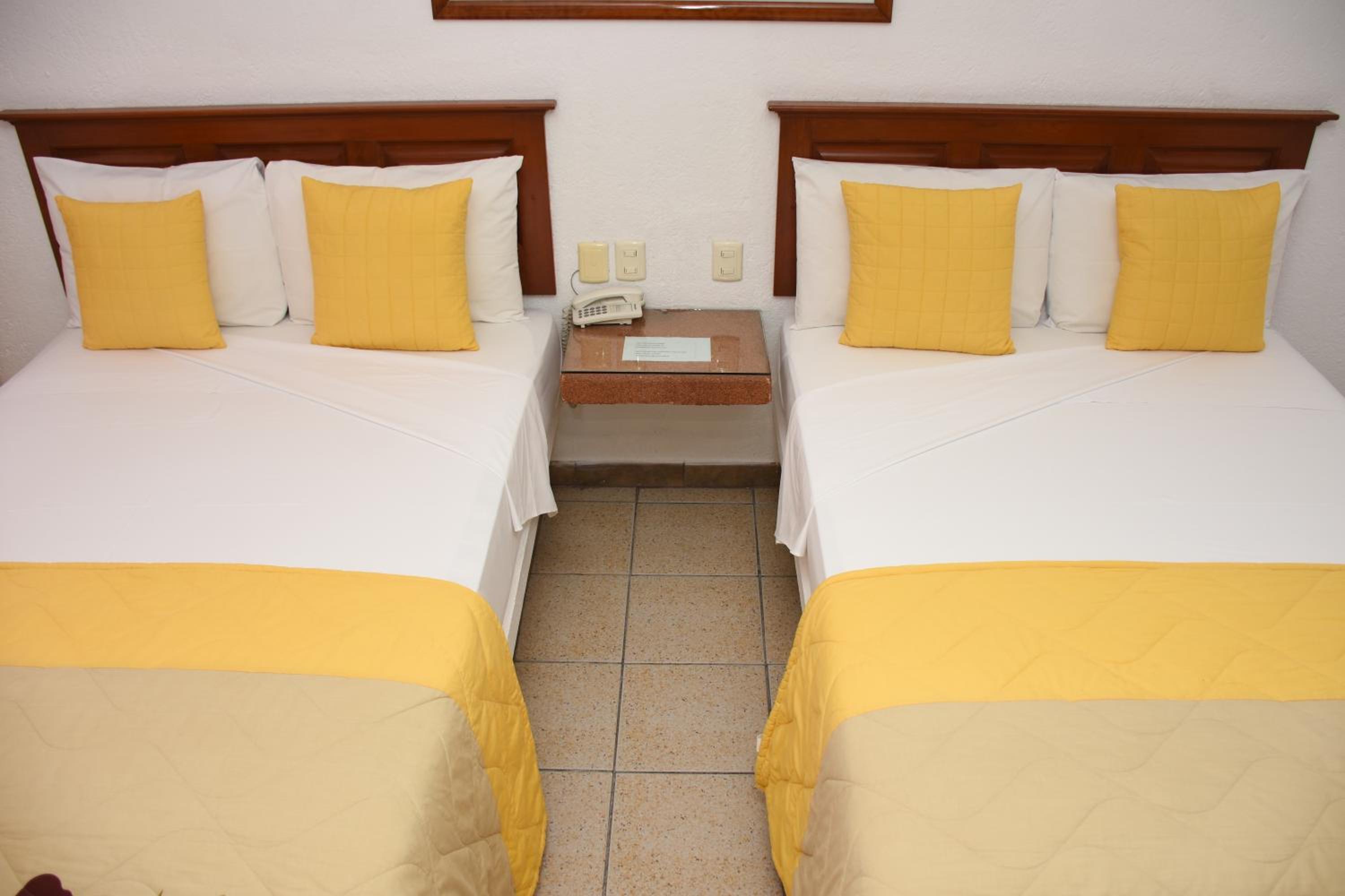 Economy Quadruple Room photo 3