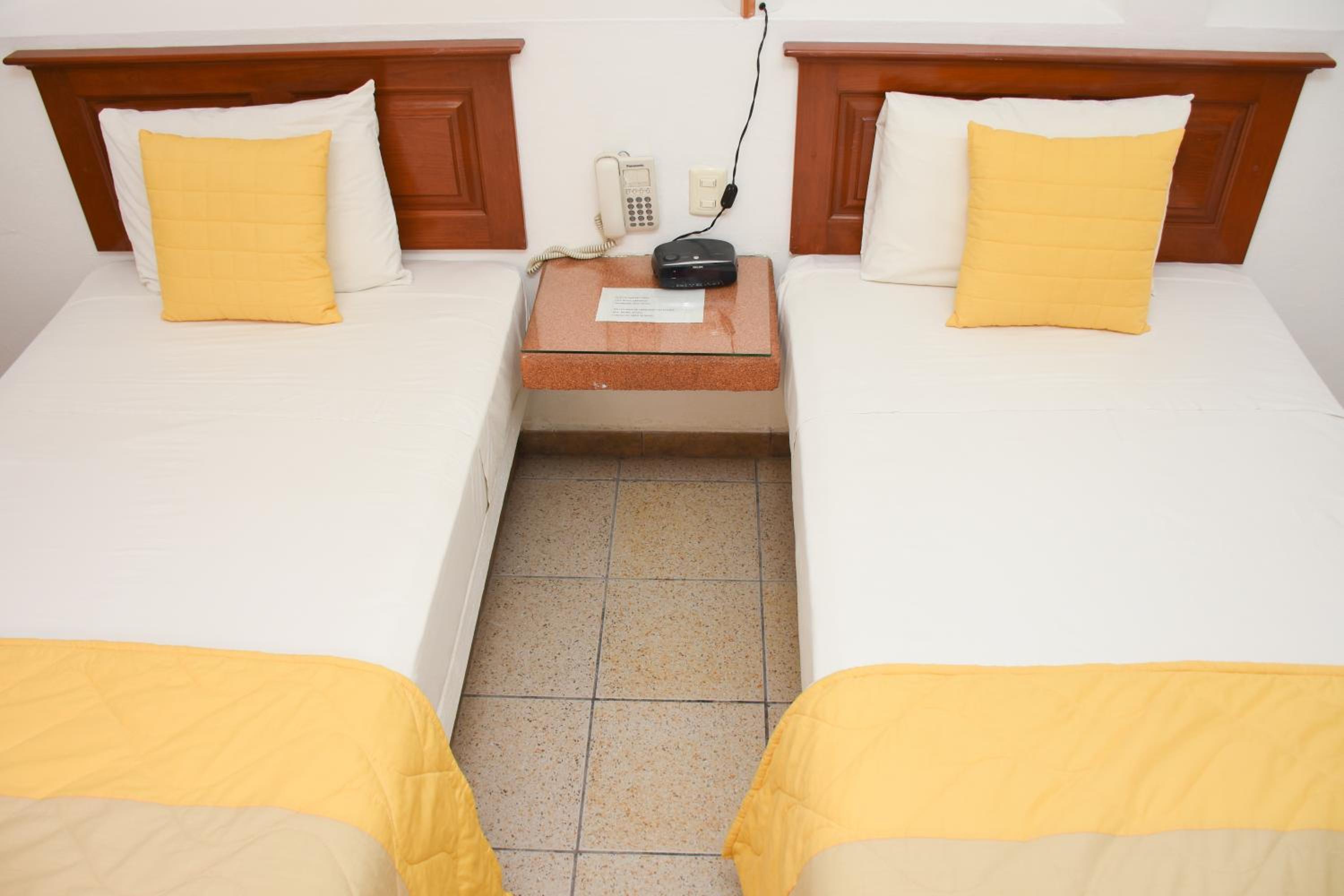 Double Room with Two Single Beds photo 2