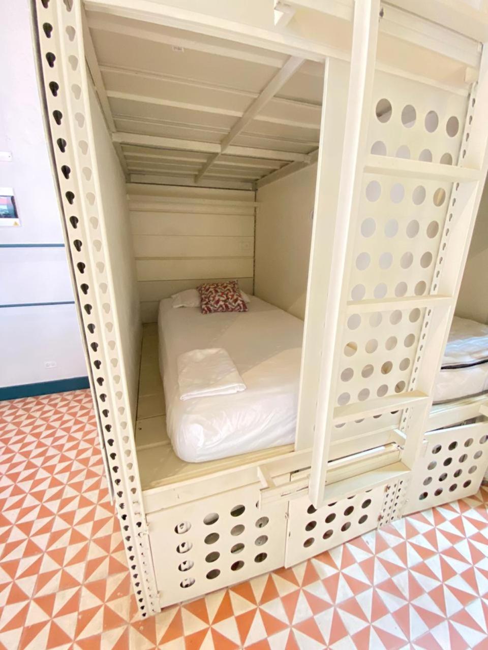 Single Bed in 6-Bed Mixed Dormitory Room photo 1