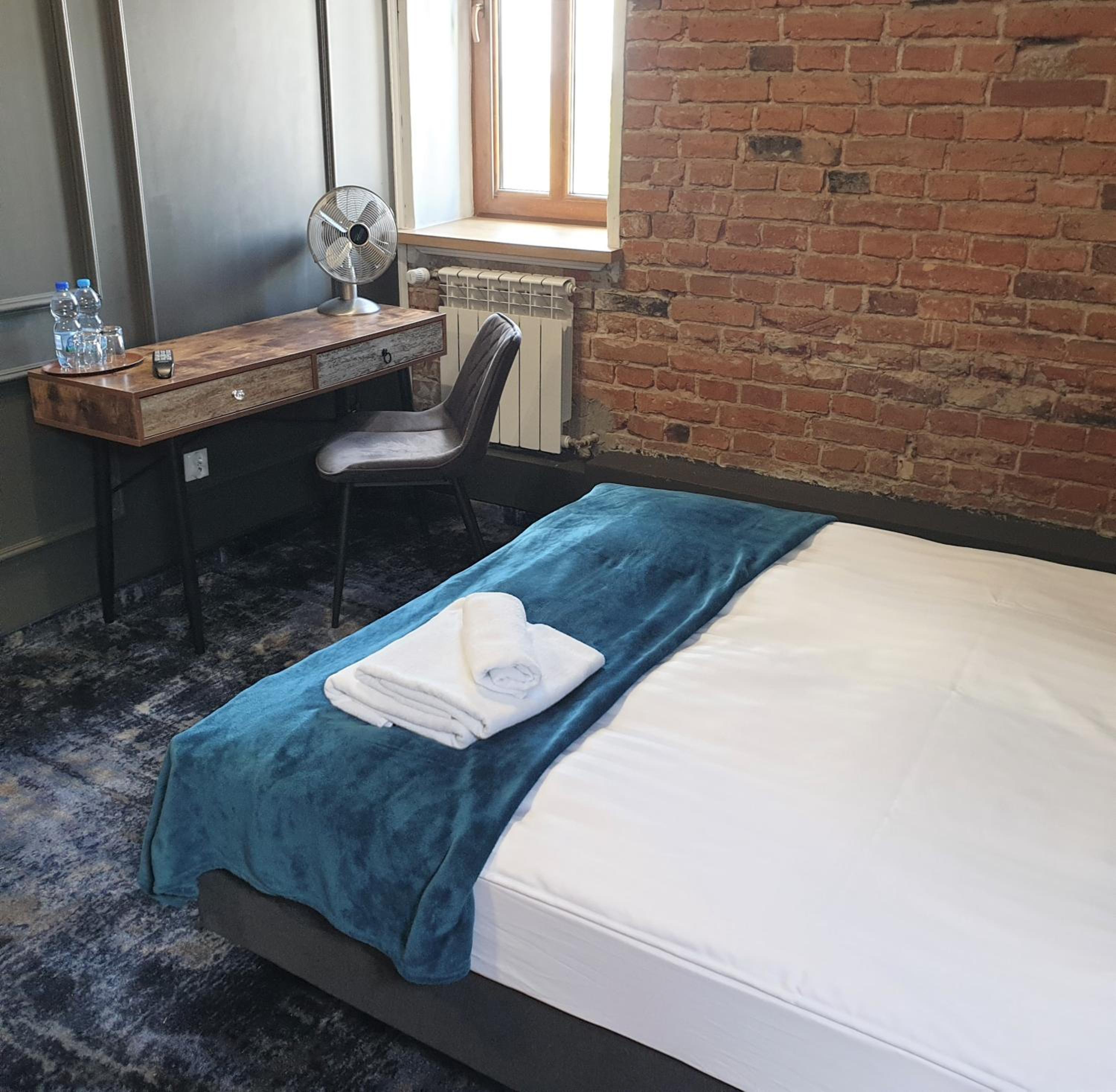 Double Room - Photo 11
