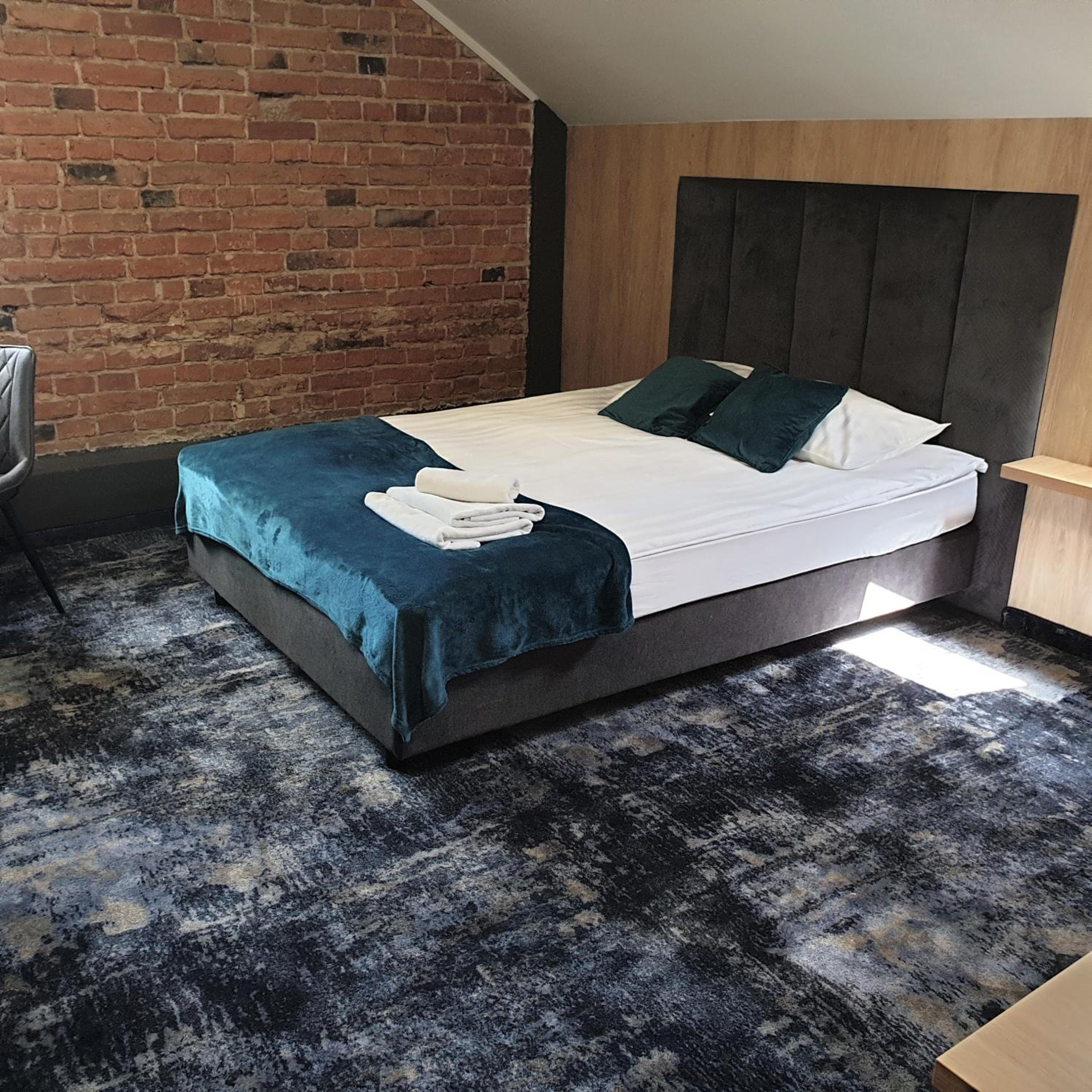 Double Room - Photo 12