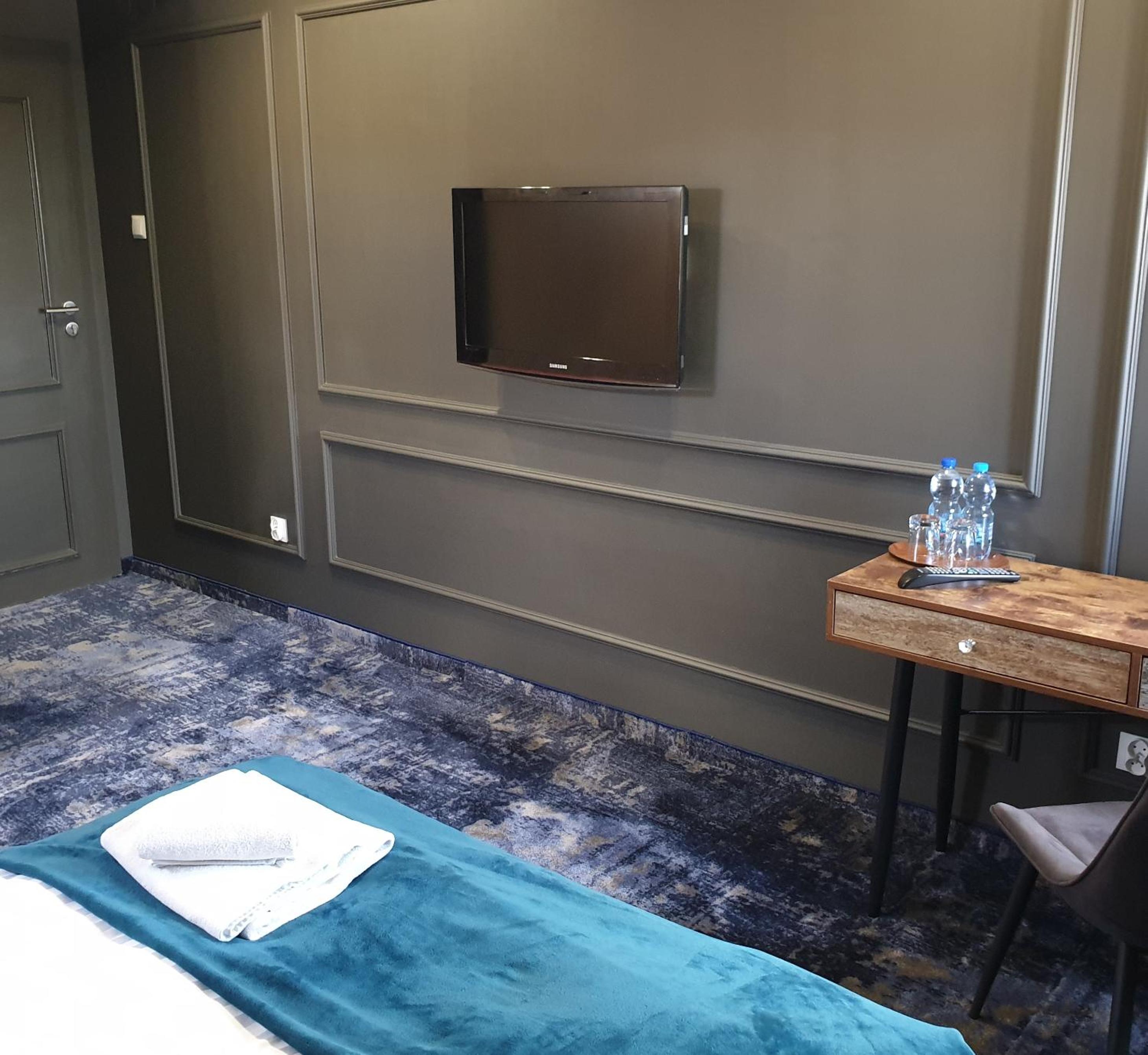 Double Room - Photo 3