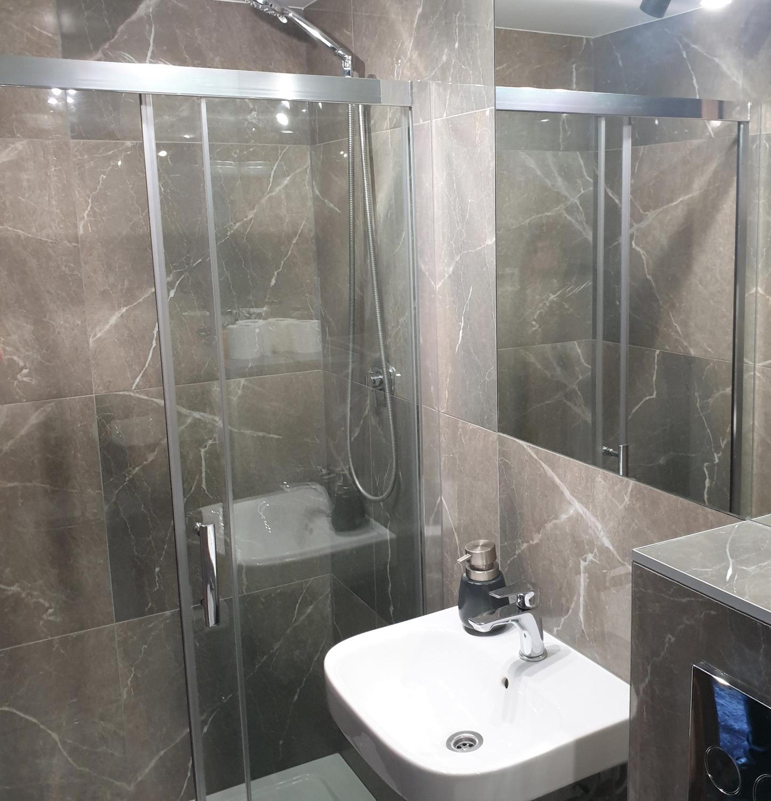 Twin Room - Photo 14