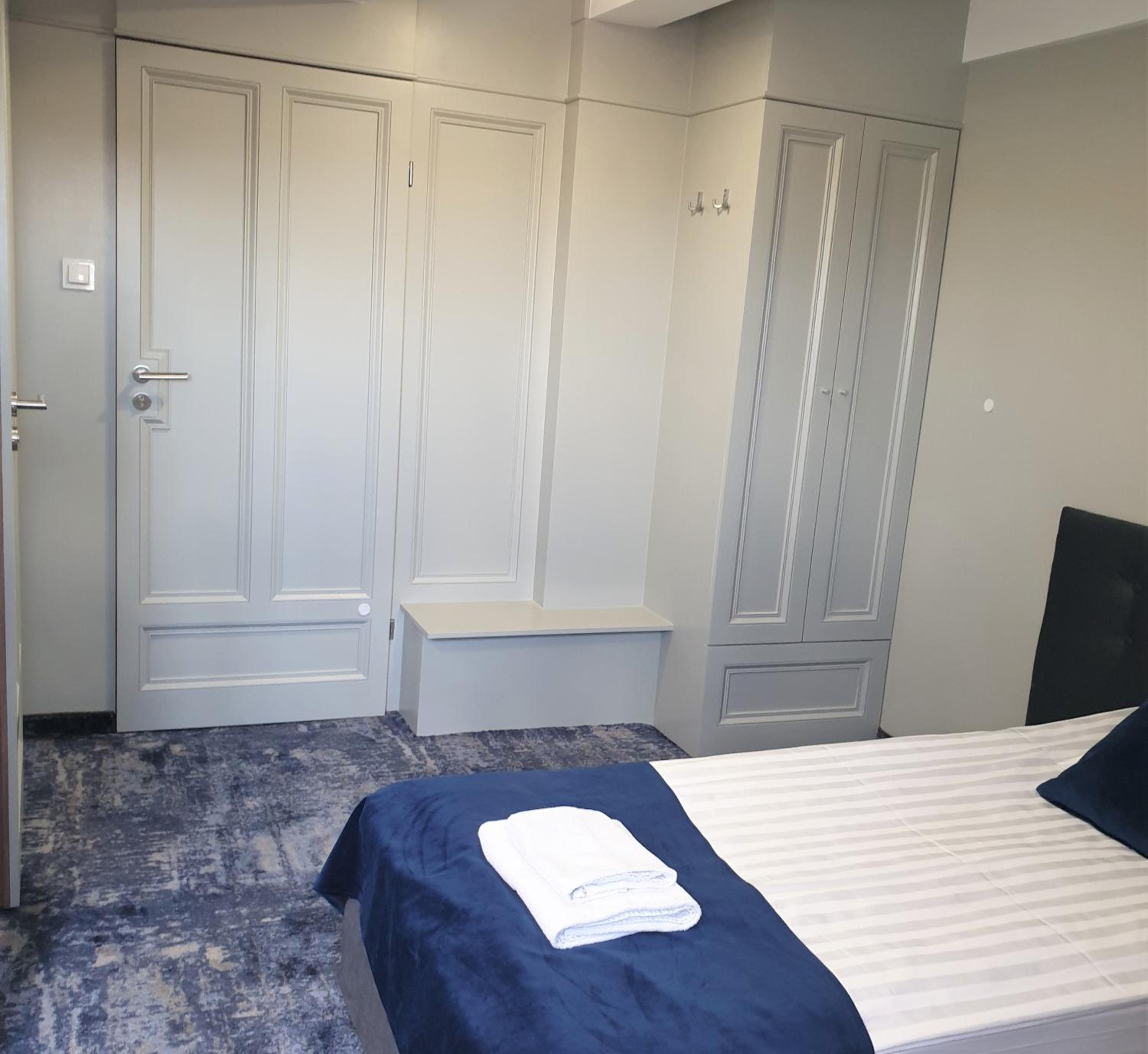 Twin Room - Photo 8