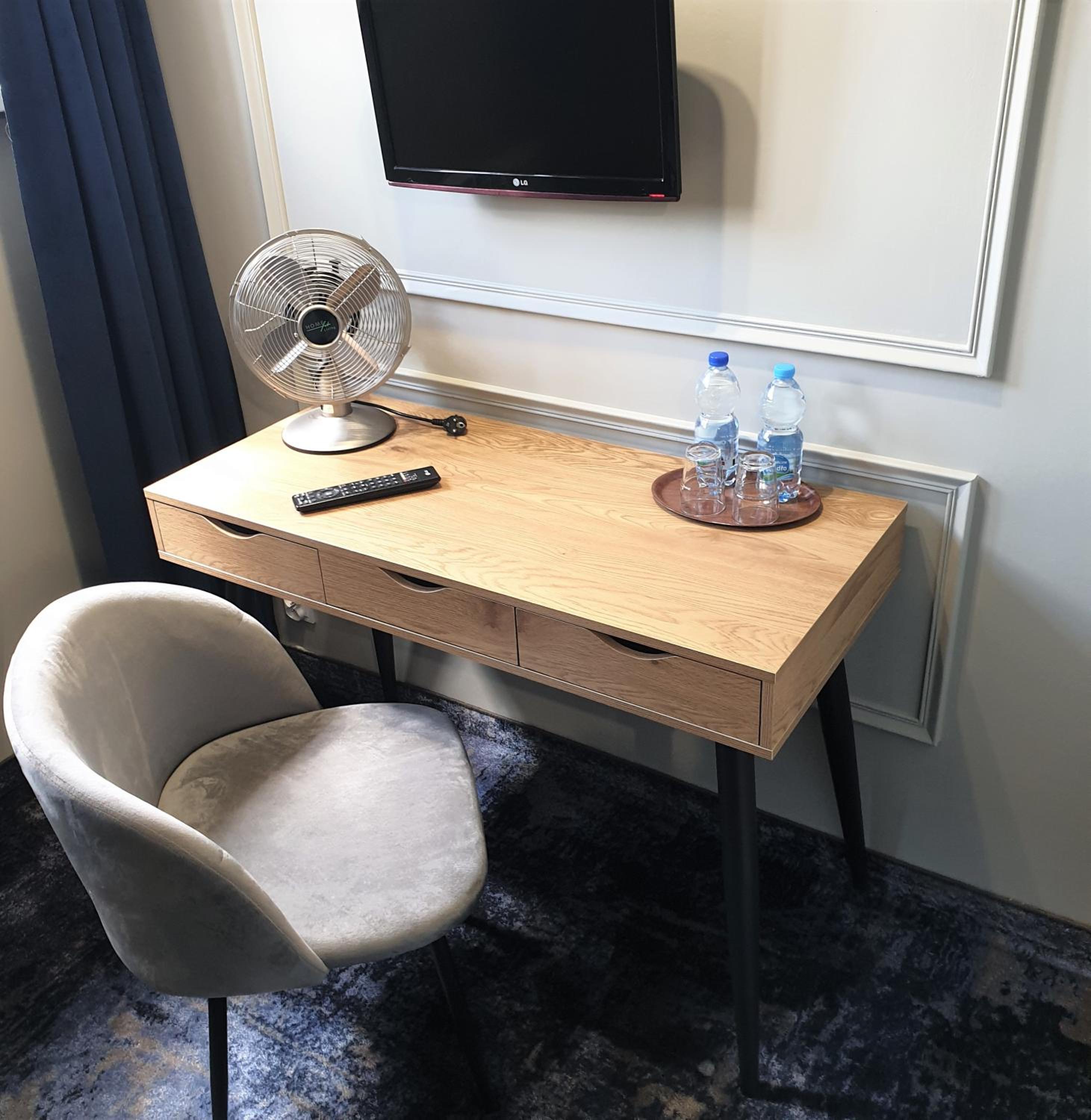 Twin Room - Photo 15