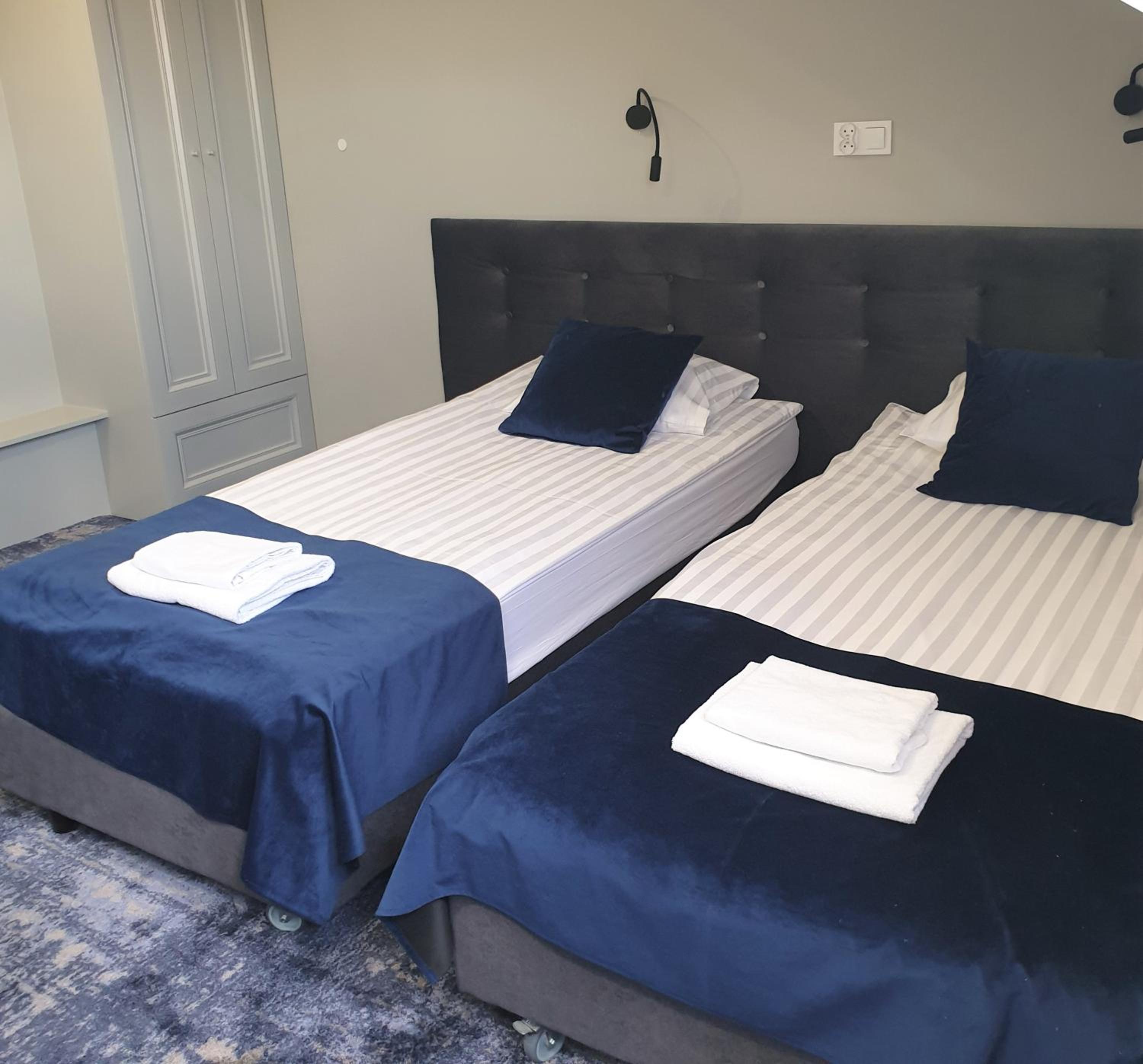 Twin Room - Photo 1