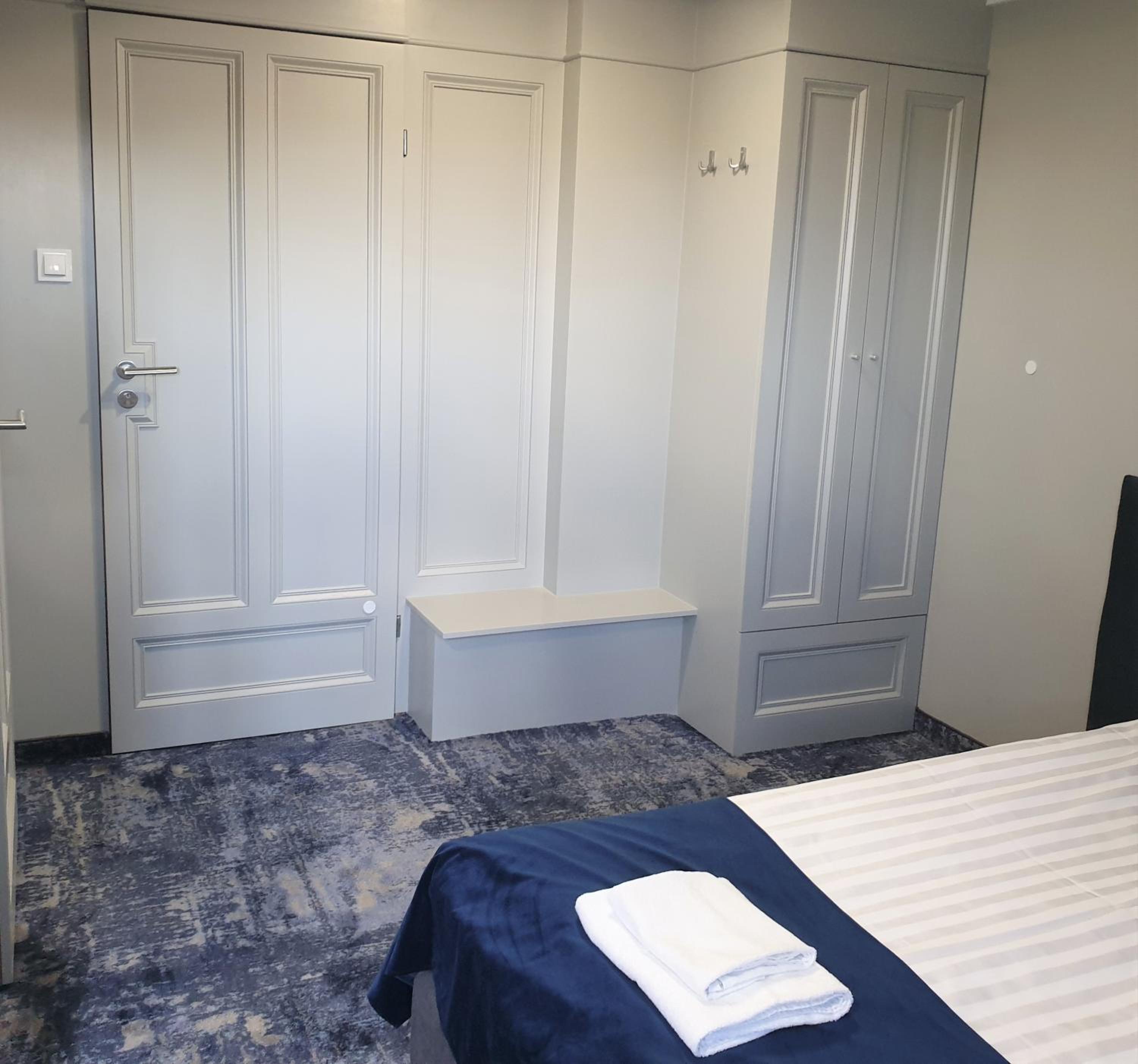 Twin Room - Photo 5