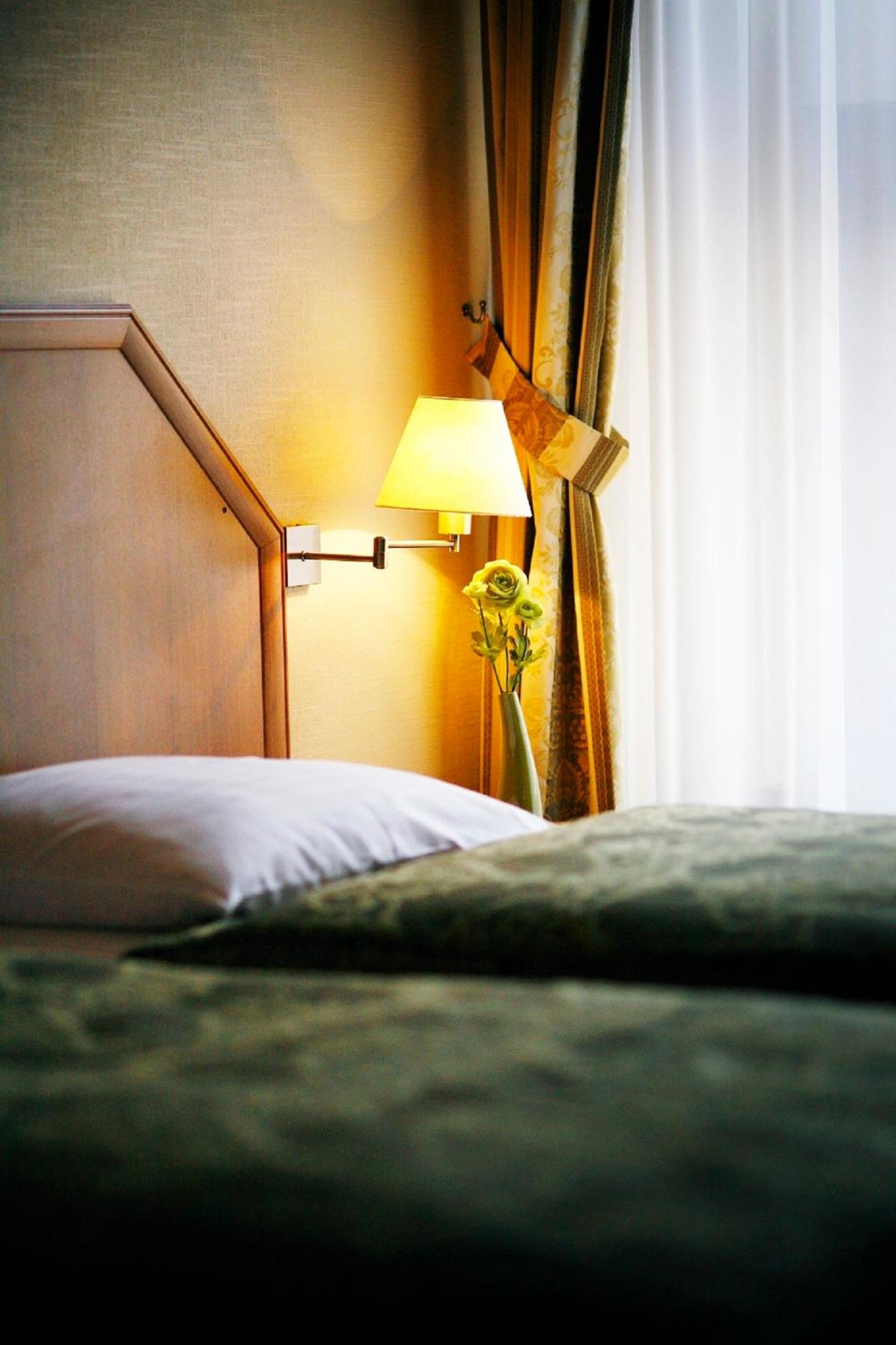 Twin Room - Photo 1