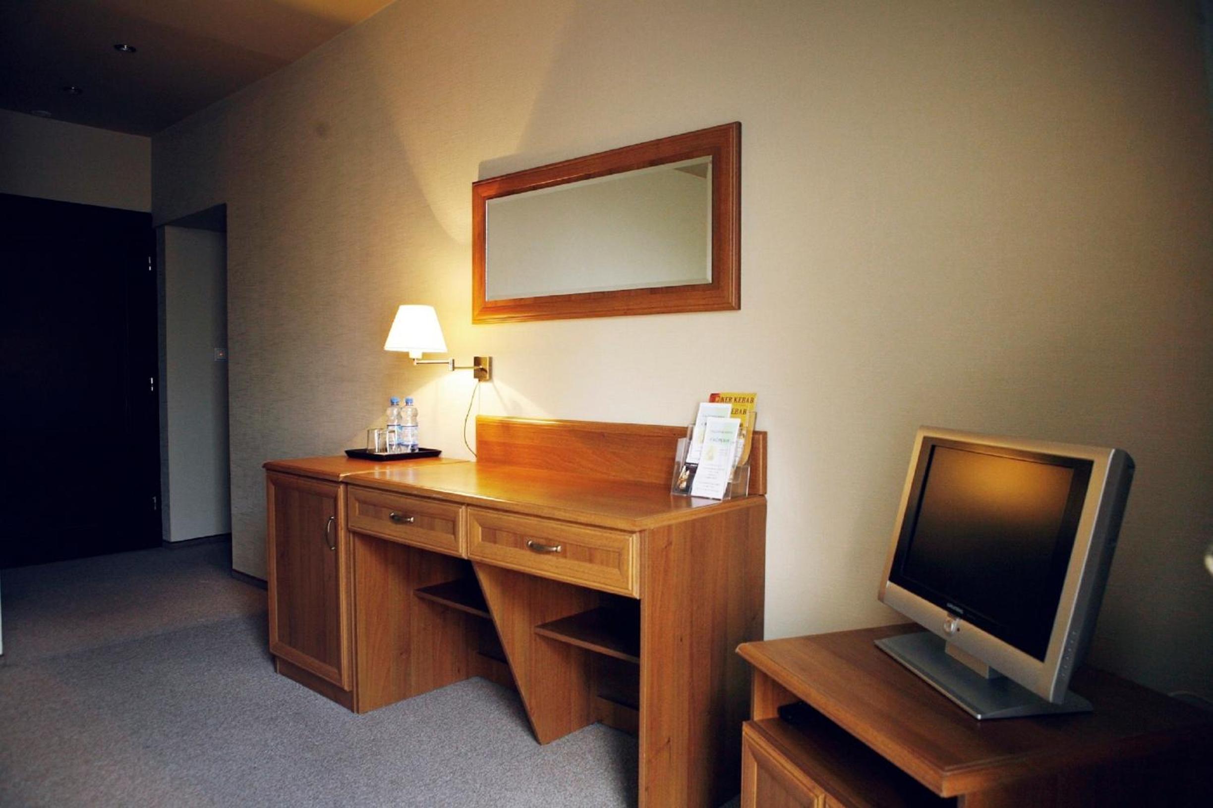 One-Bedroom Apartment with Sofa Bed - Photo 15