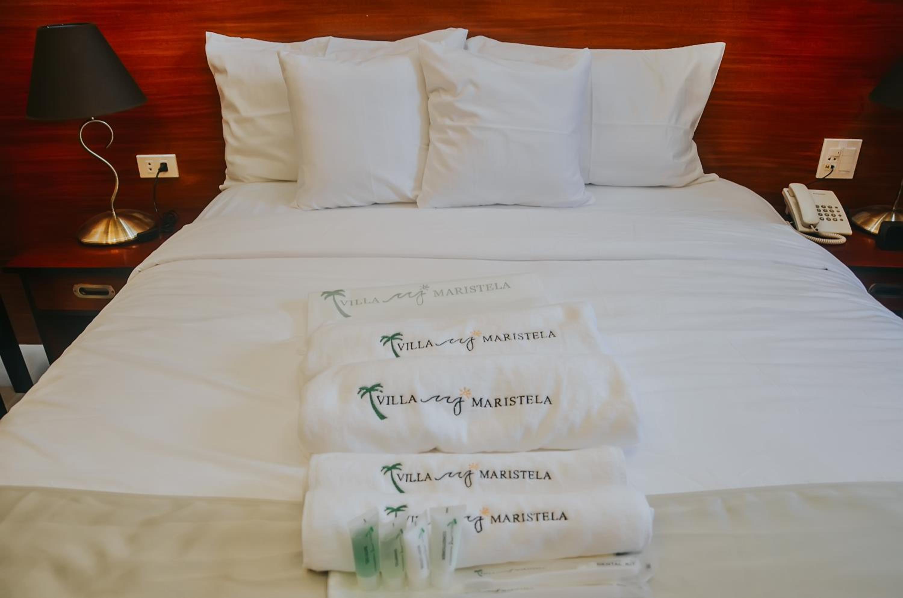 Deluxe Double Room (2 Adults + 1 Child) - Photo 3
