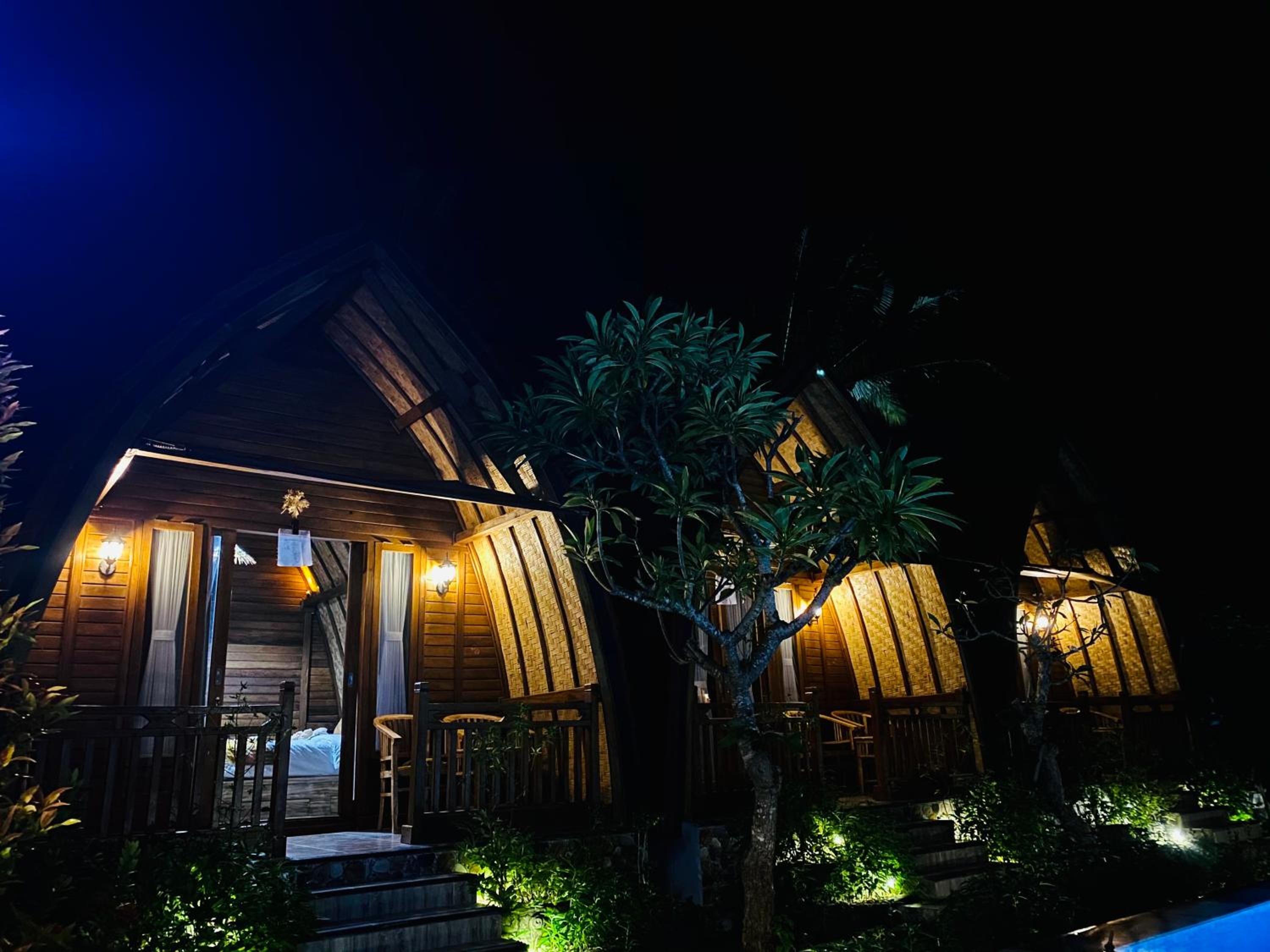 Deluxe Double Room with Balcony - Photo 6