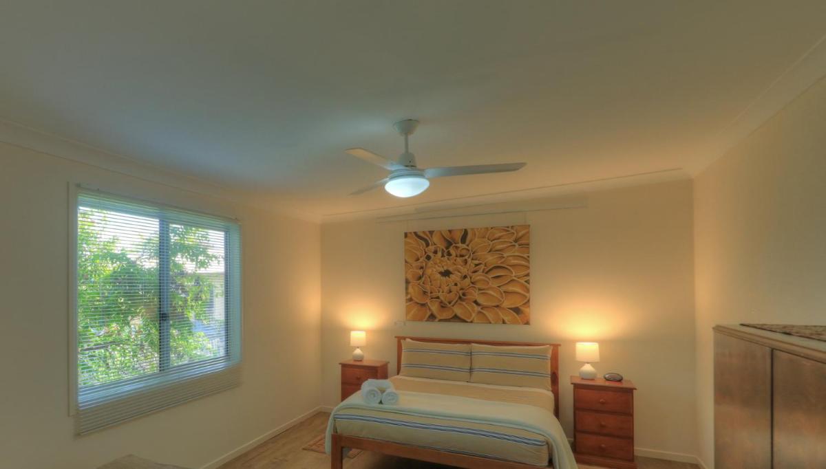 Apartment photo 2