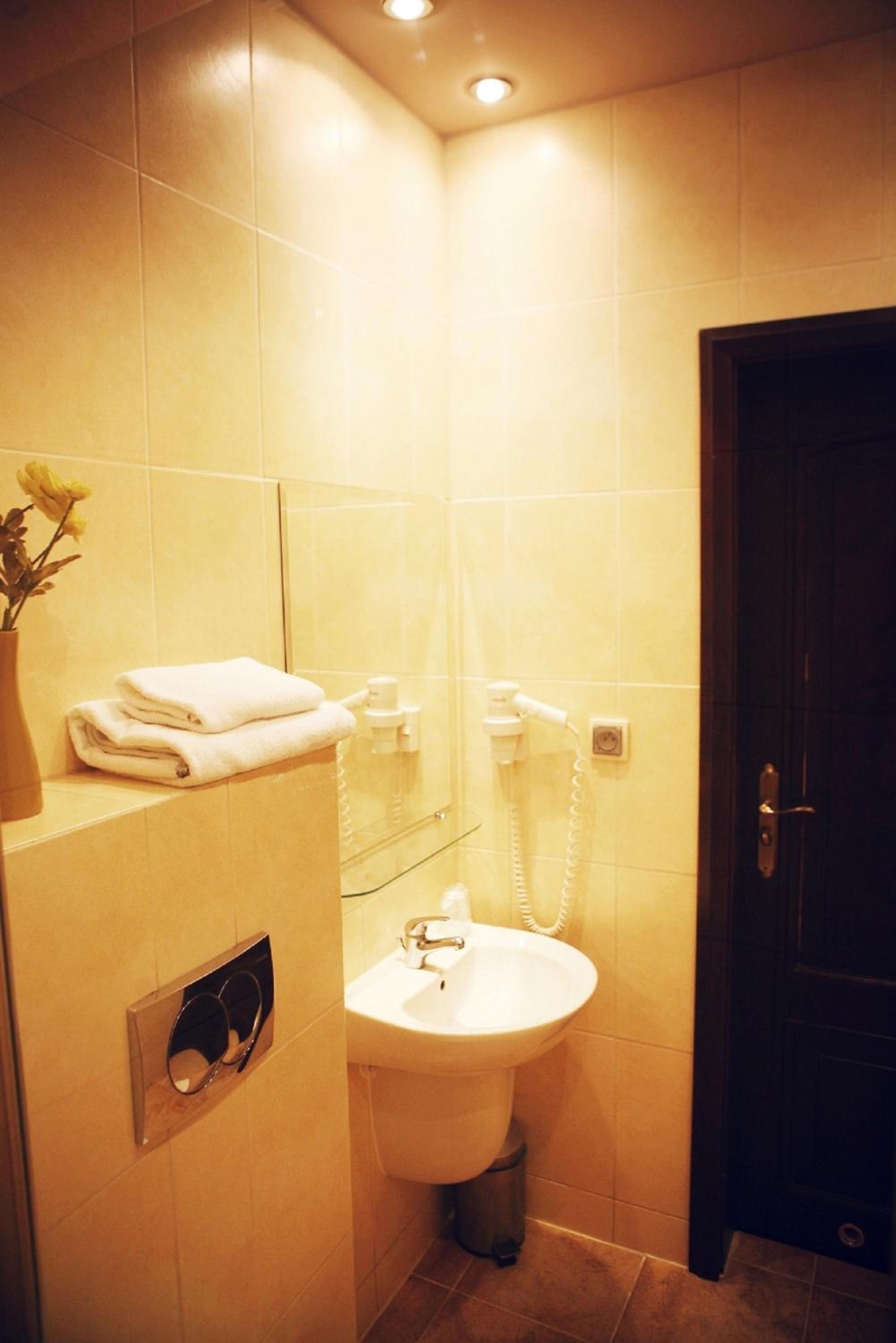 Twin Room - Photo 2