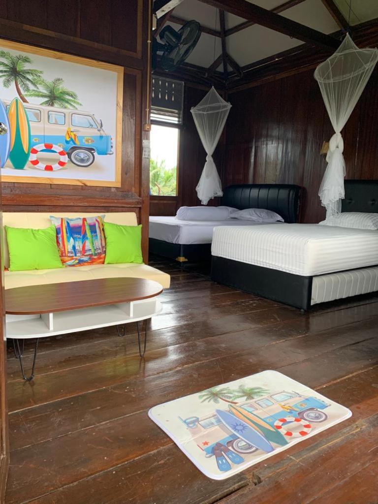 Family Suite with Balcony - Photo 1