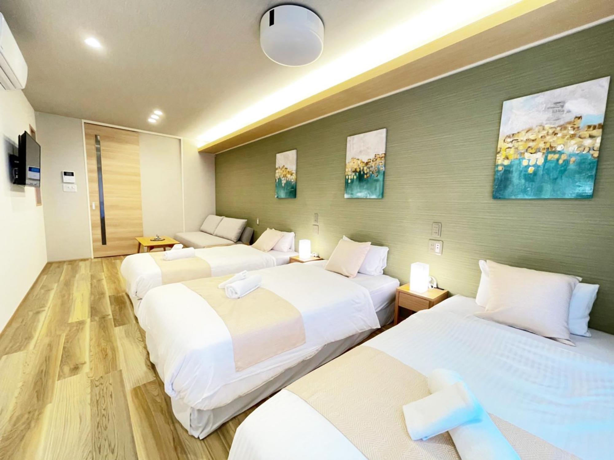 Superior Quadruple Room - Photo 30