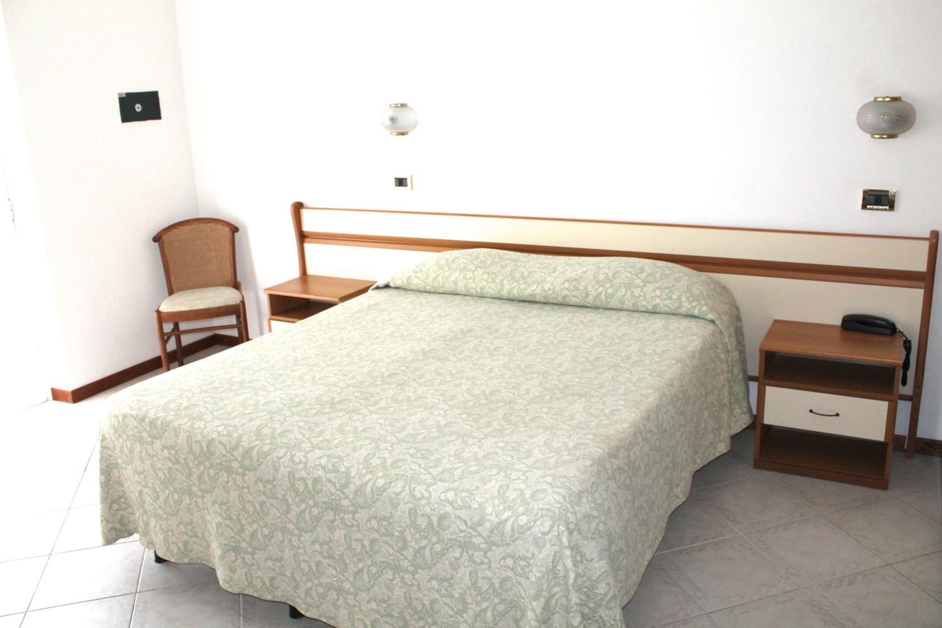 Quadruple Room - Photo 1