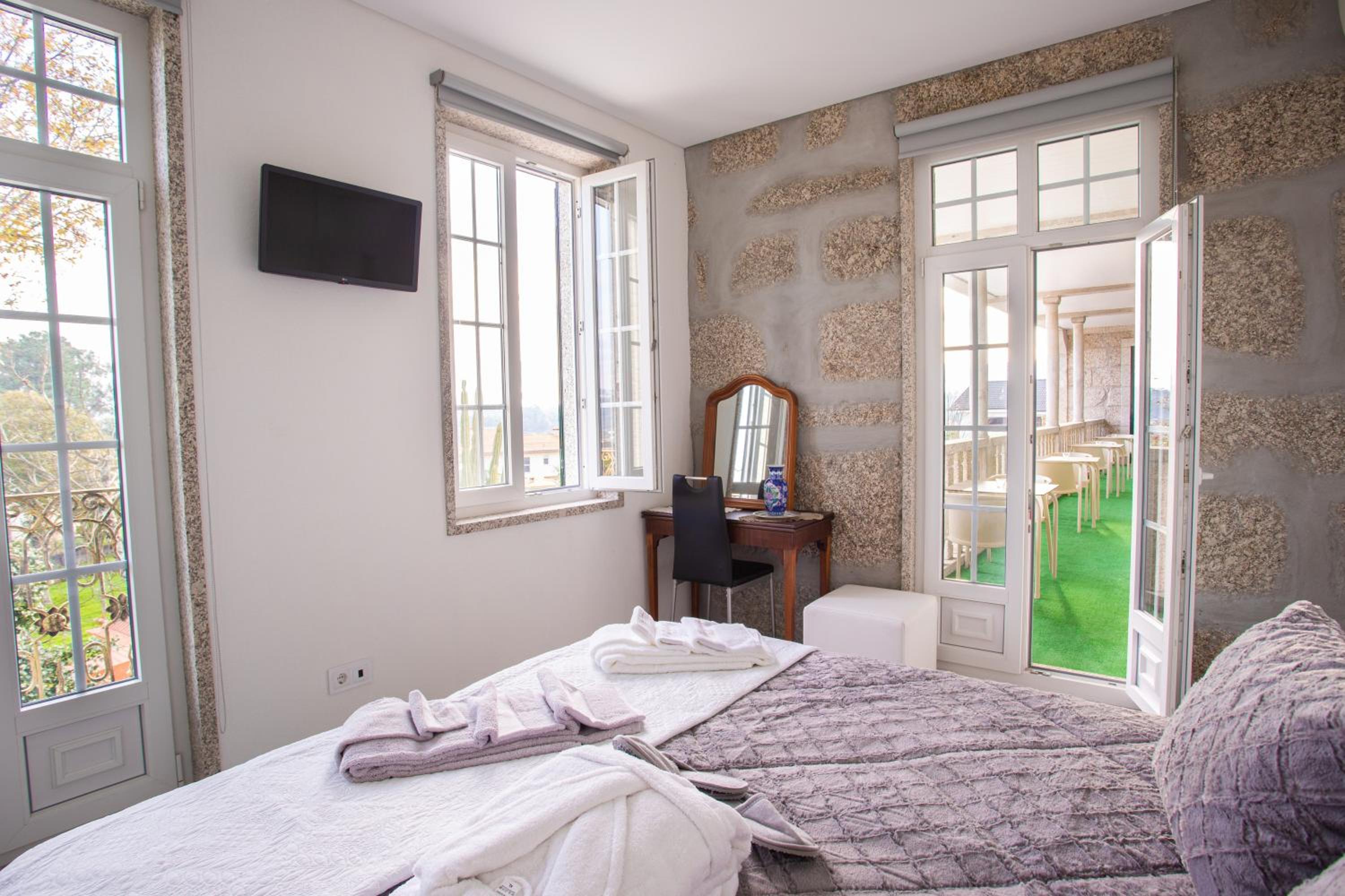 Suite with Garden View - Photo 4