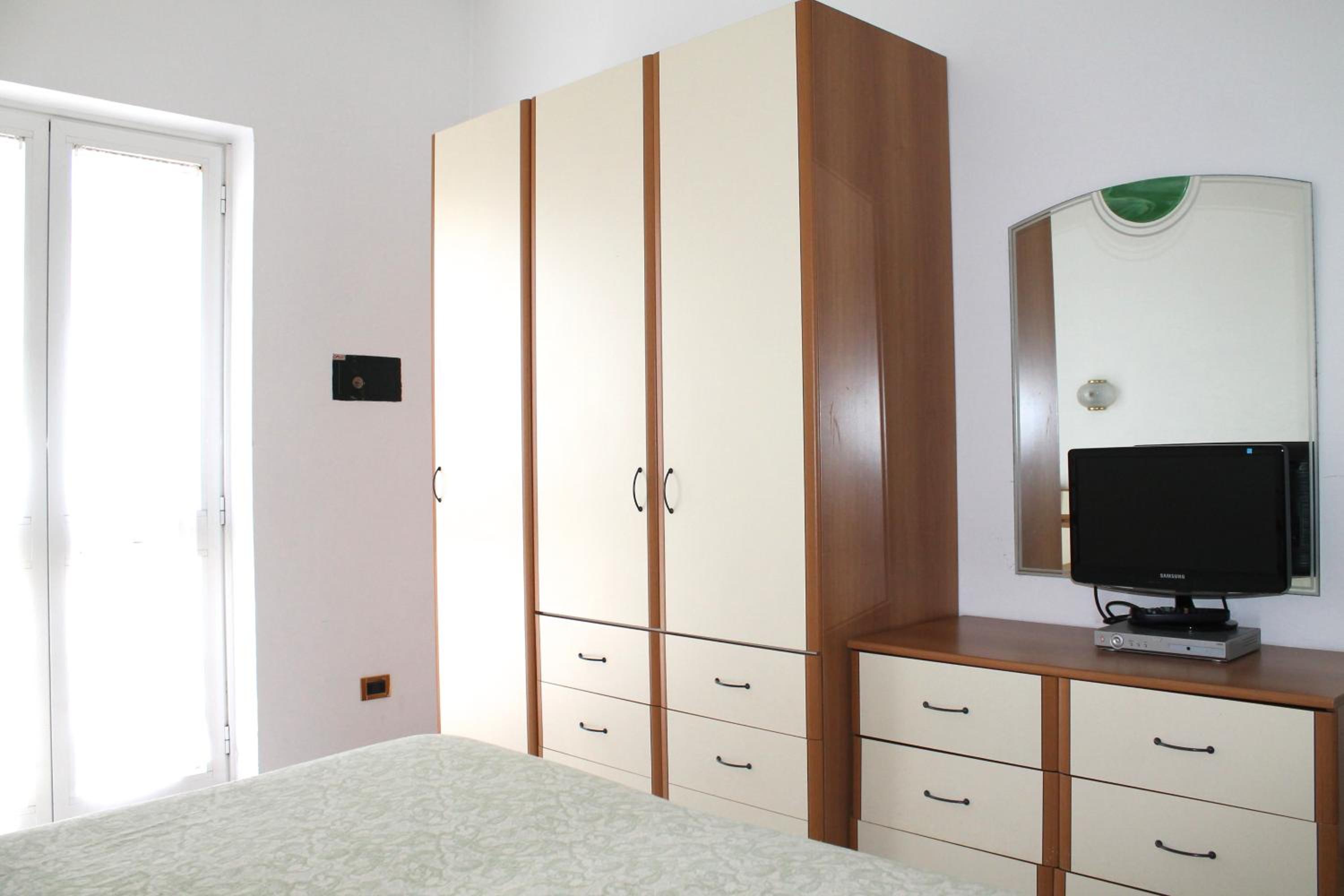 Double Room - Photo 9