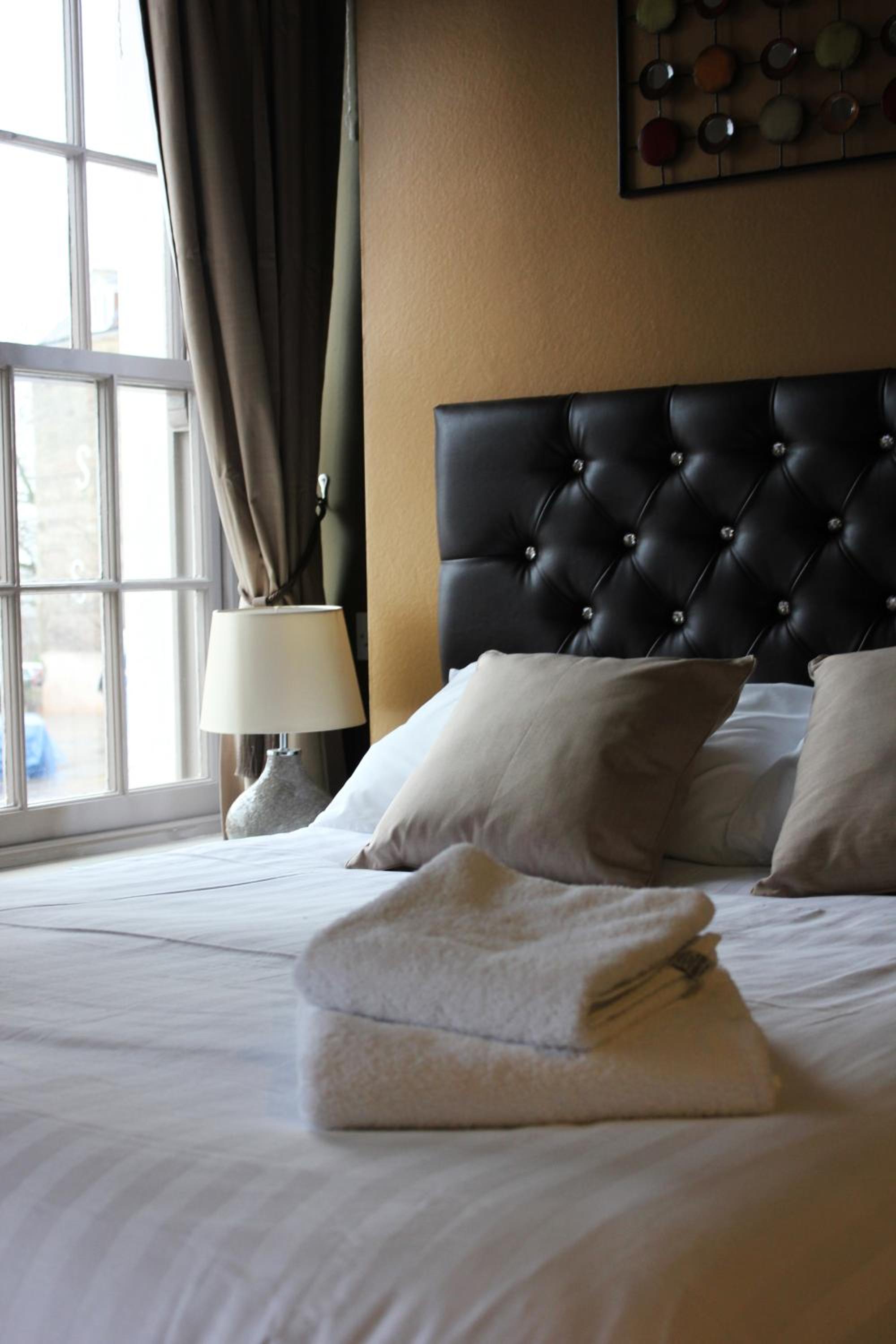 Double or Twin Room - Photo 2