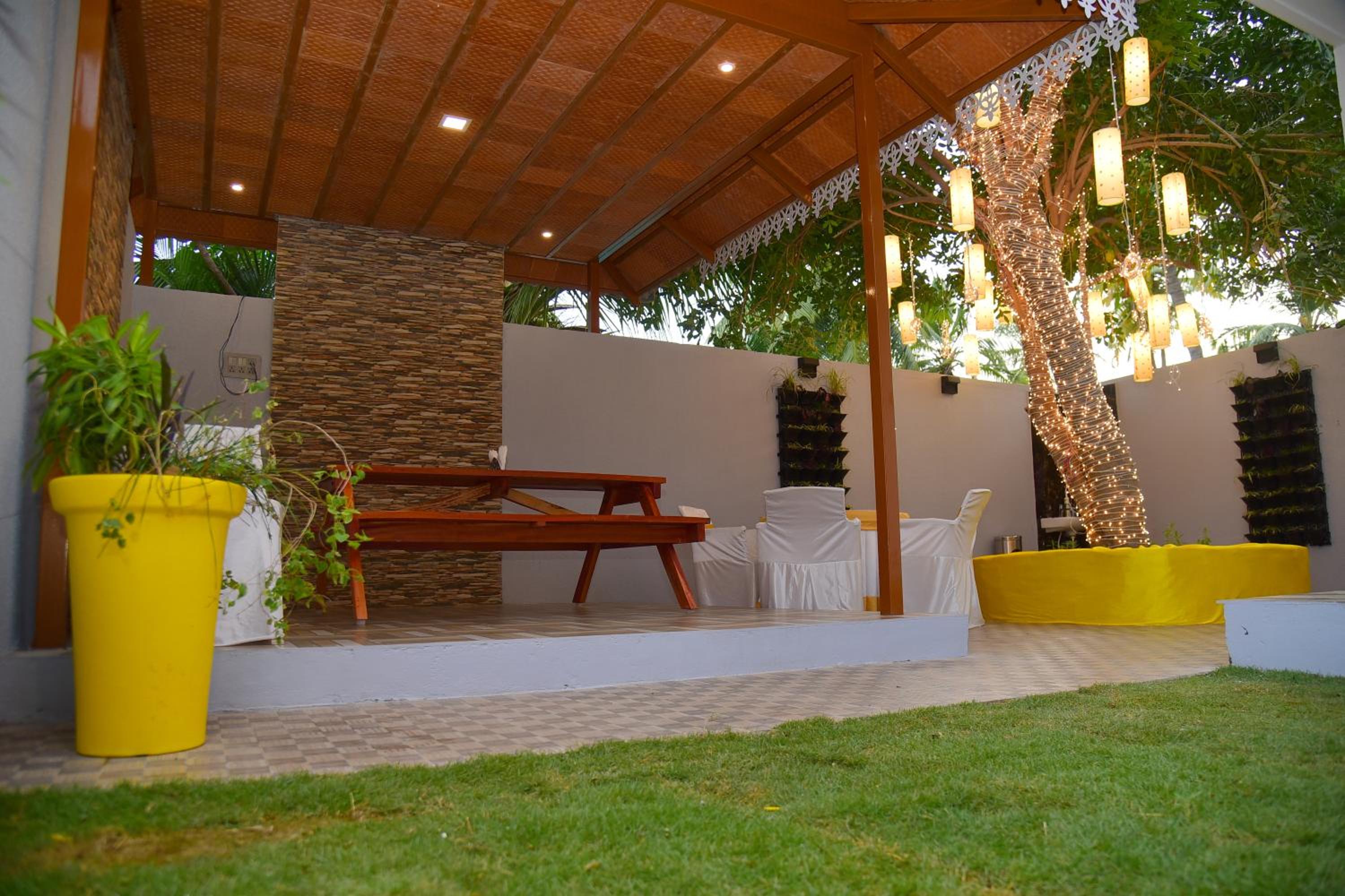 Villa with Garden View - Photo 3