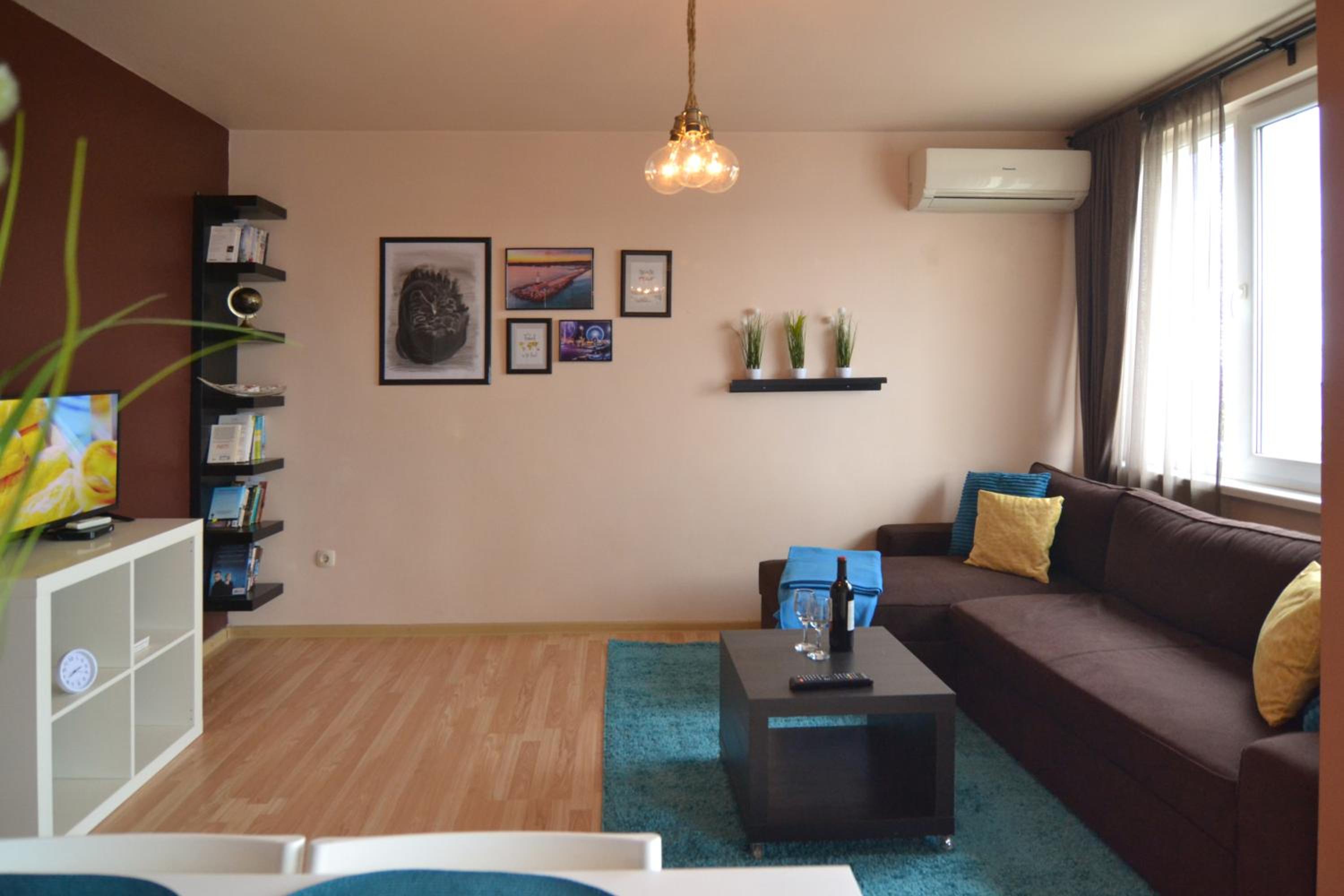 One-Bedroom Apartment photo 3