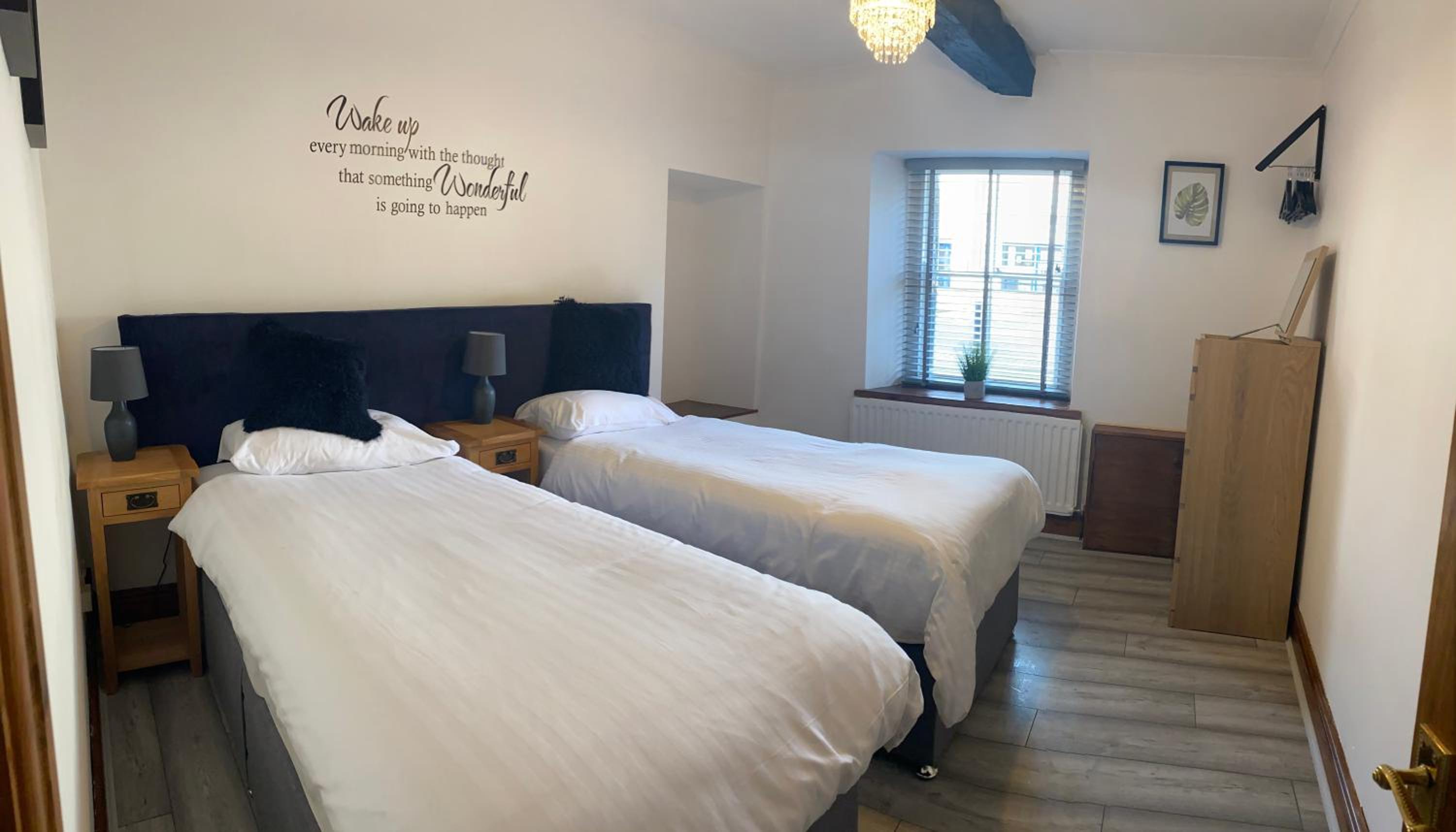 Two-Bedroom House - Photo 9