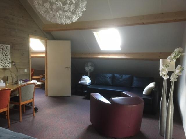 Four-Bedroom House - Photo 20