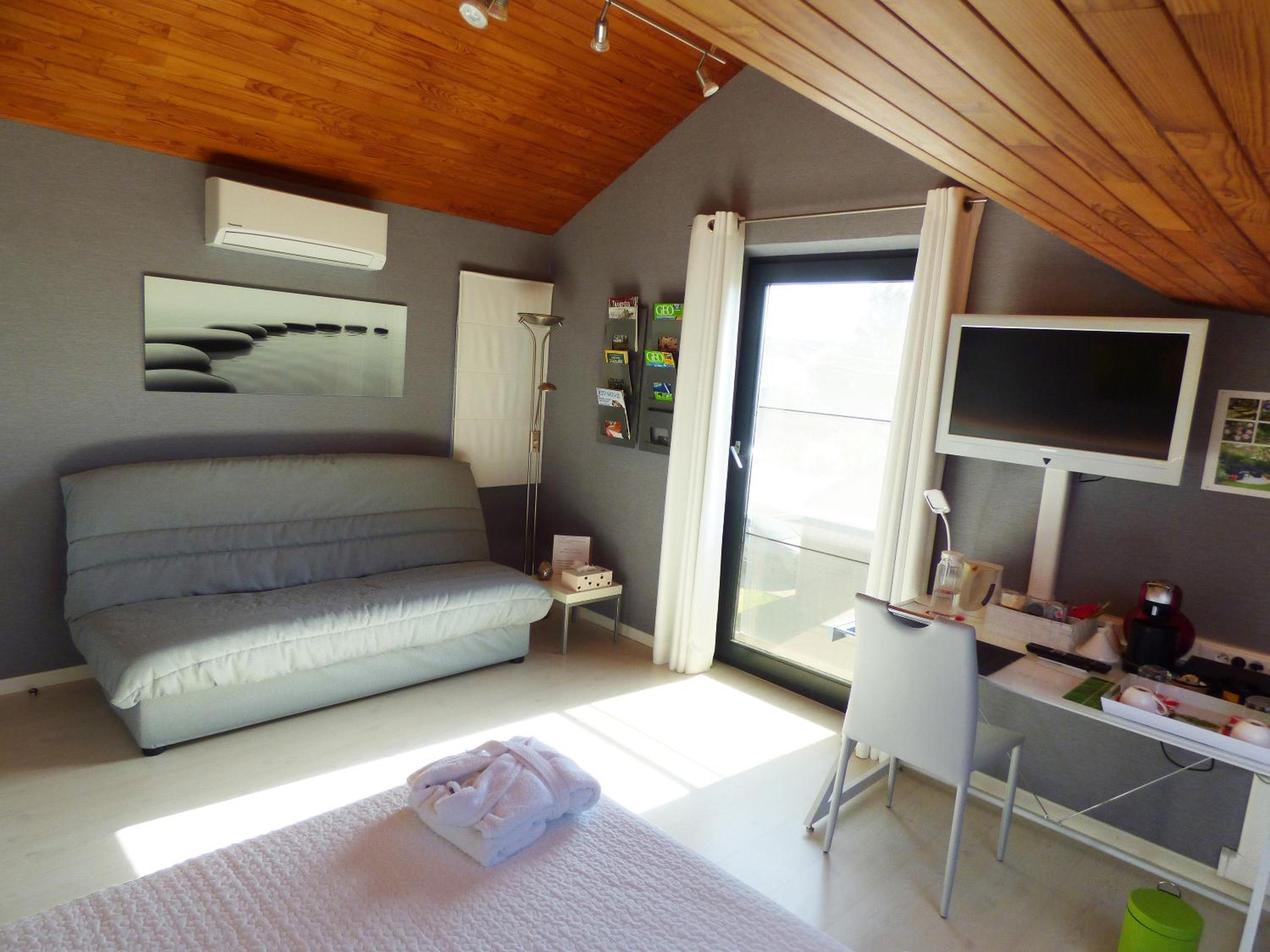Standard Double Room photo 3