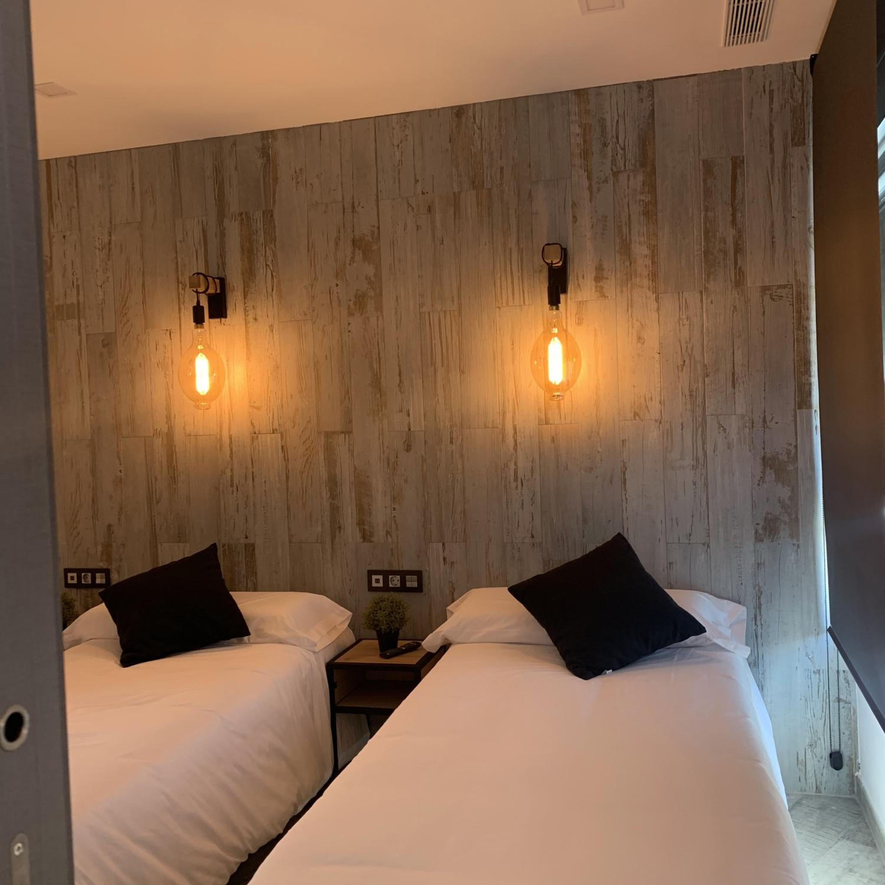Double or Twin Room - Photo 11