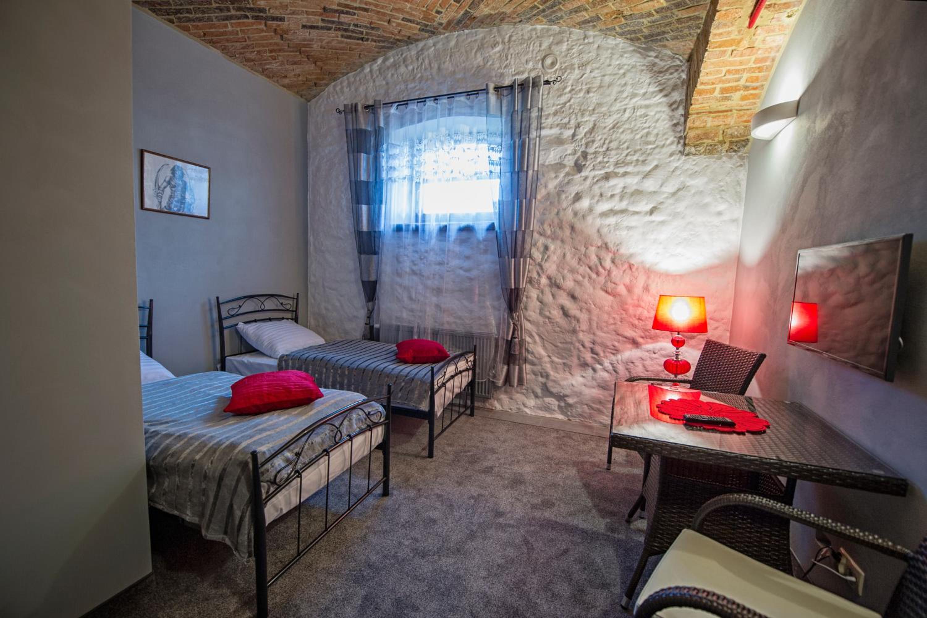 Superior Twin Room - Photo 3