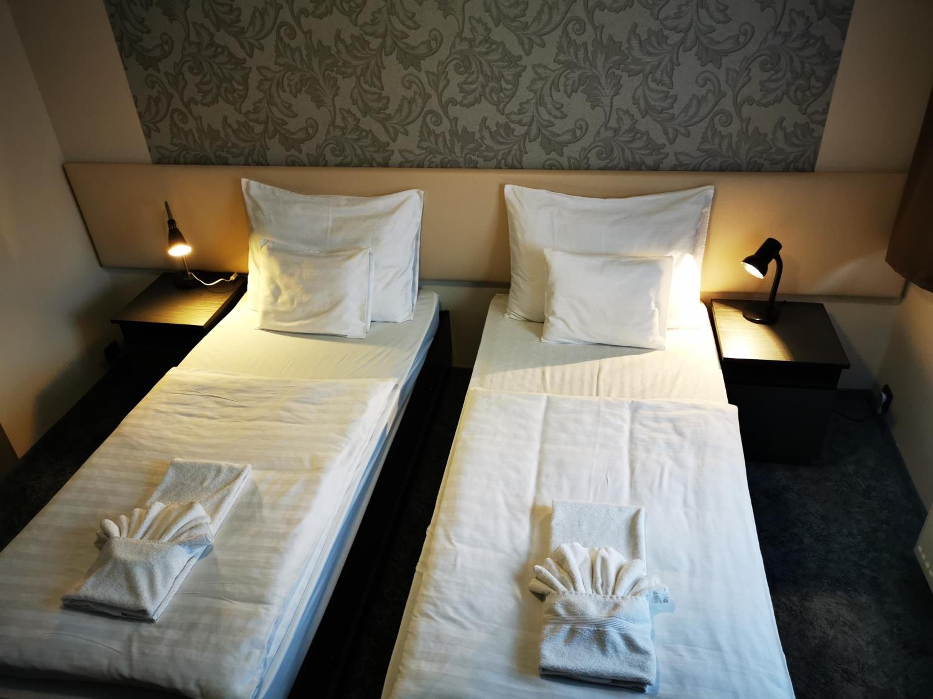 Standard Twin Room photo 2