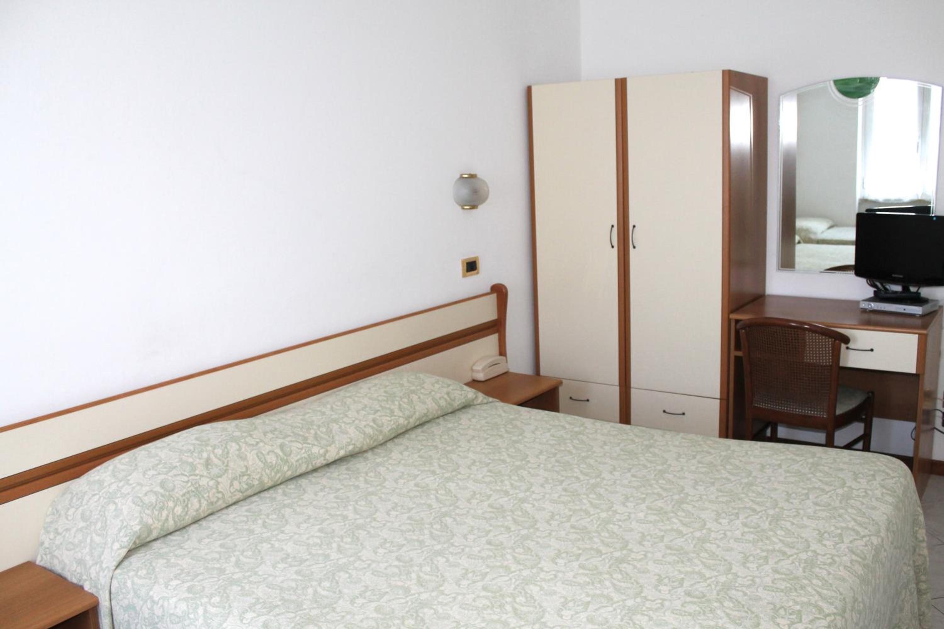 Double Room - Photo 14