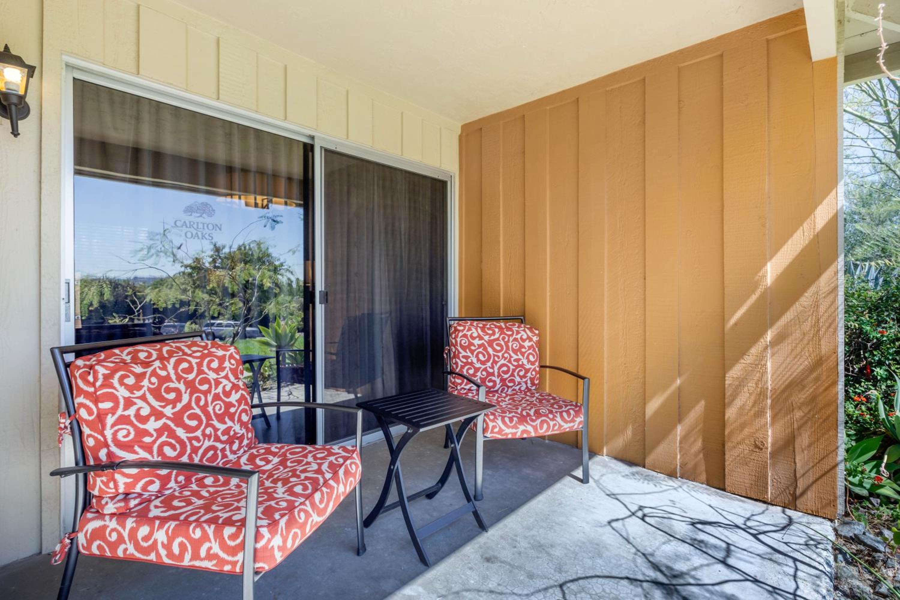 Suite, 2 Double Beds, Living Room, Non-Smoking - Photo 9