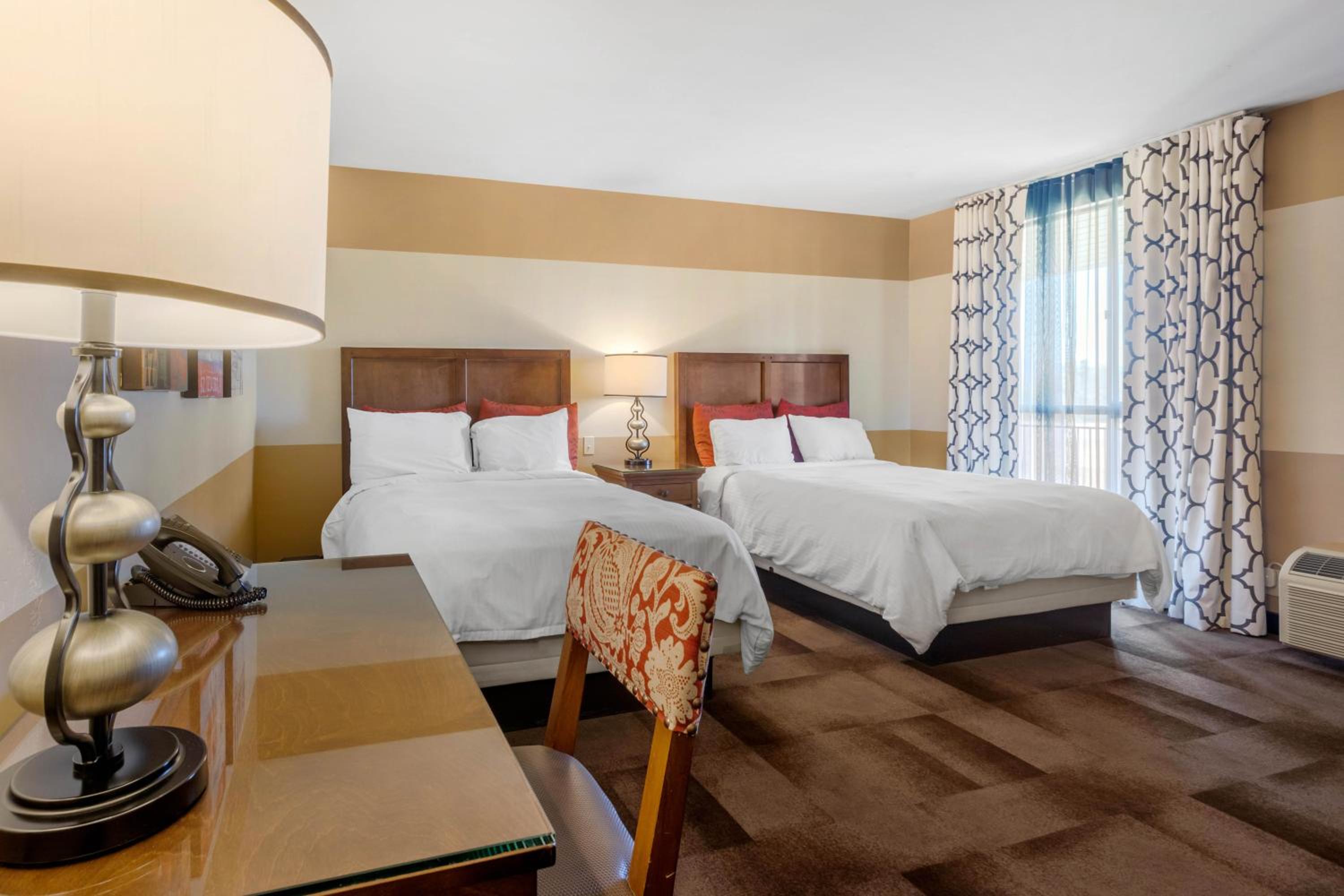 Standard Room, 2 Double Beds, Non-Smoking - Photo 11