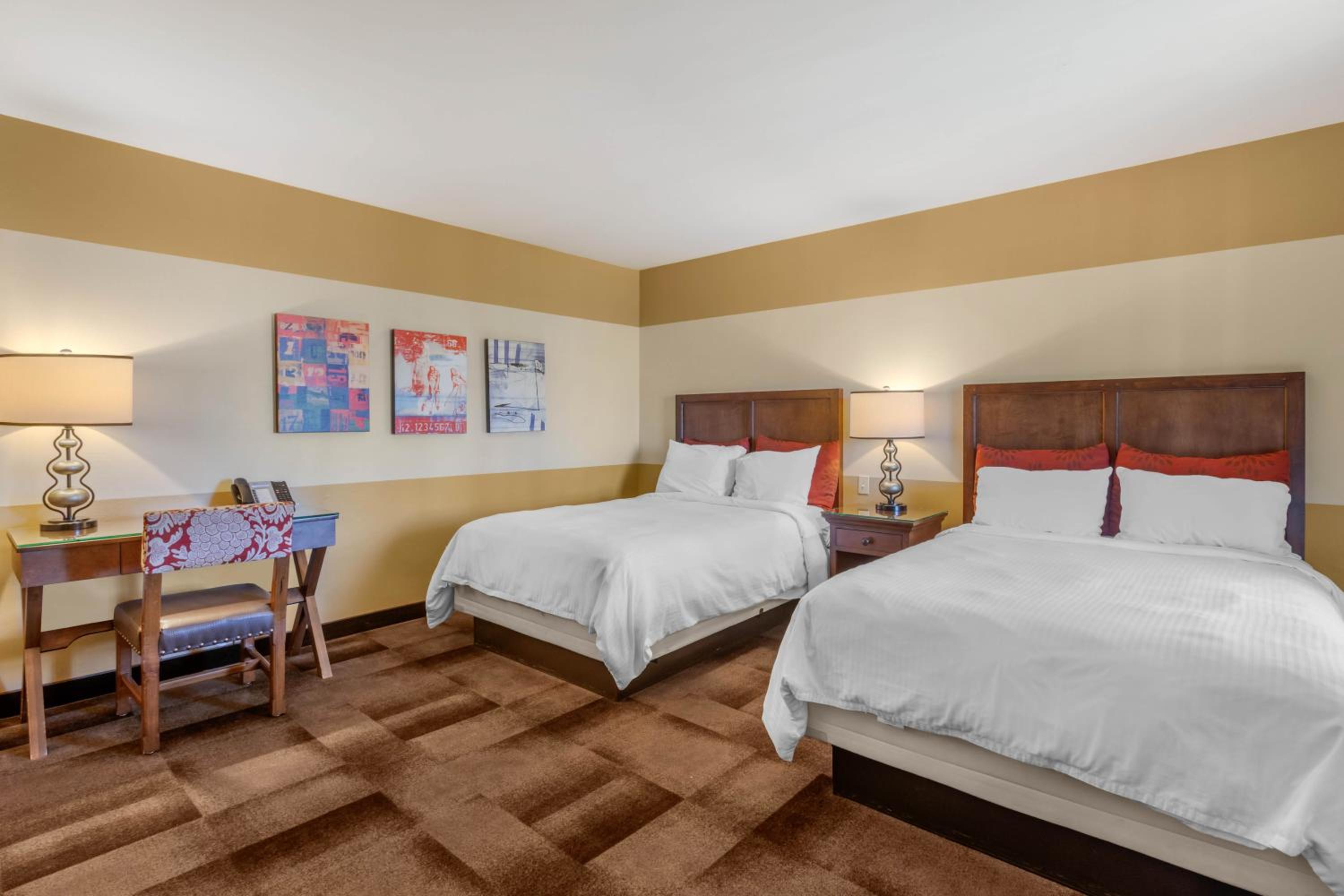 Standard Room, 2 Double Beds, Non-Smoking - Photo 10