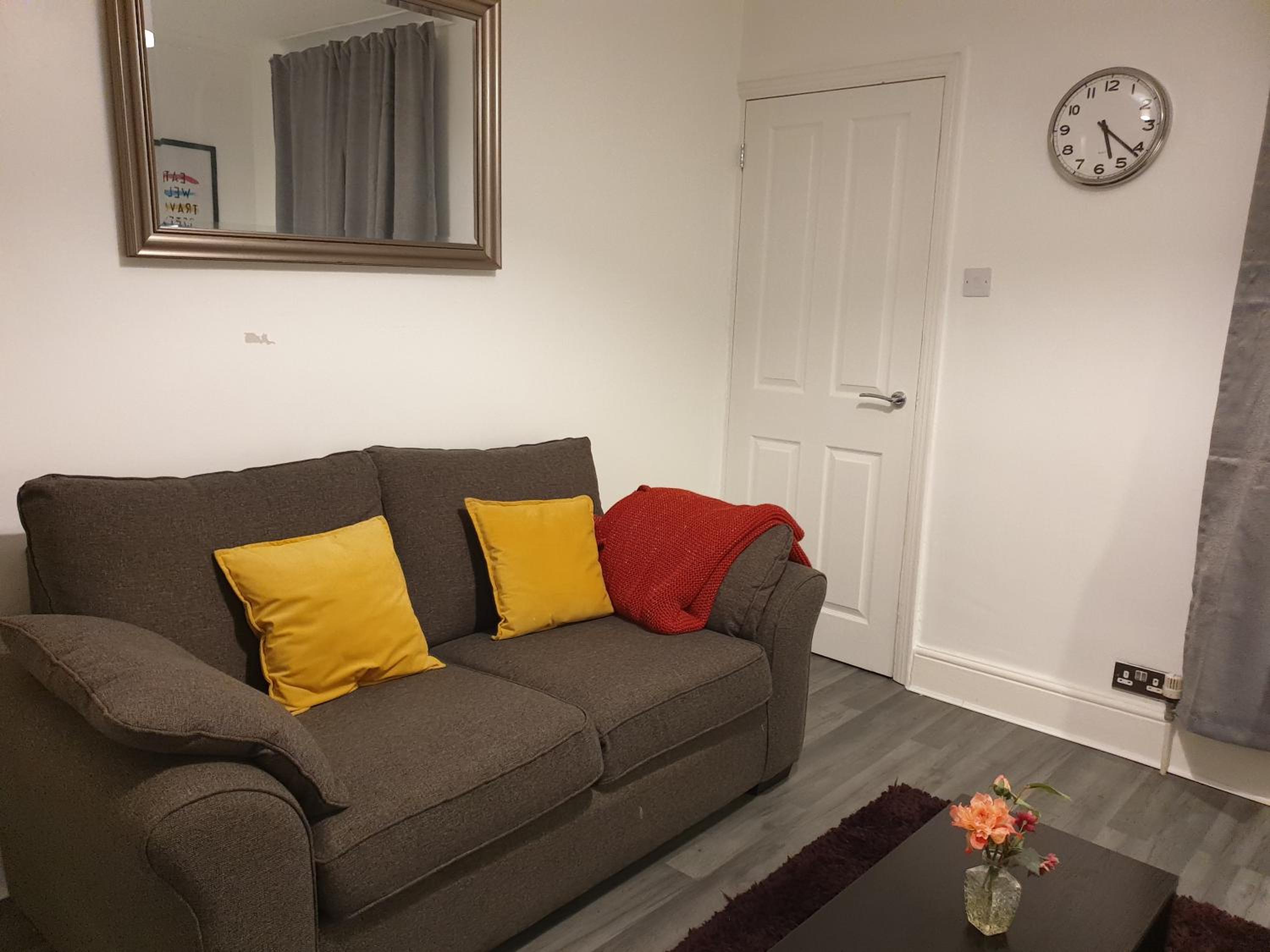 Apartment photo 2